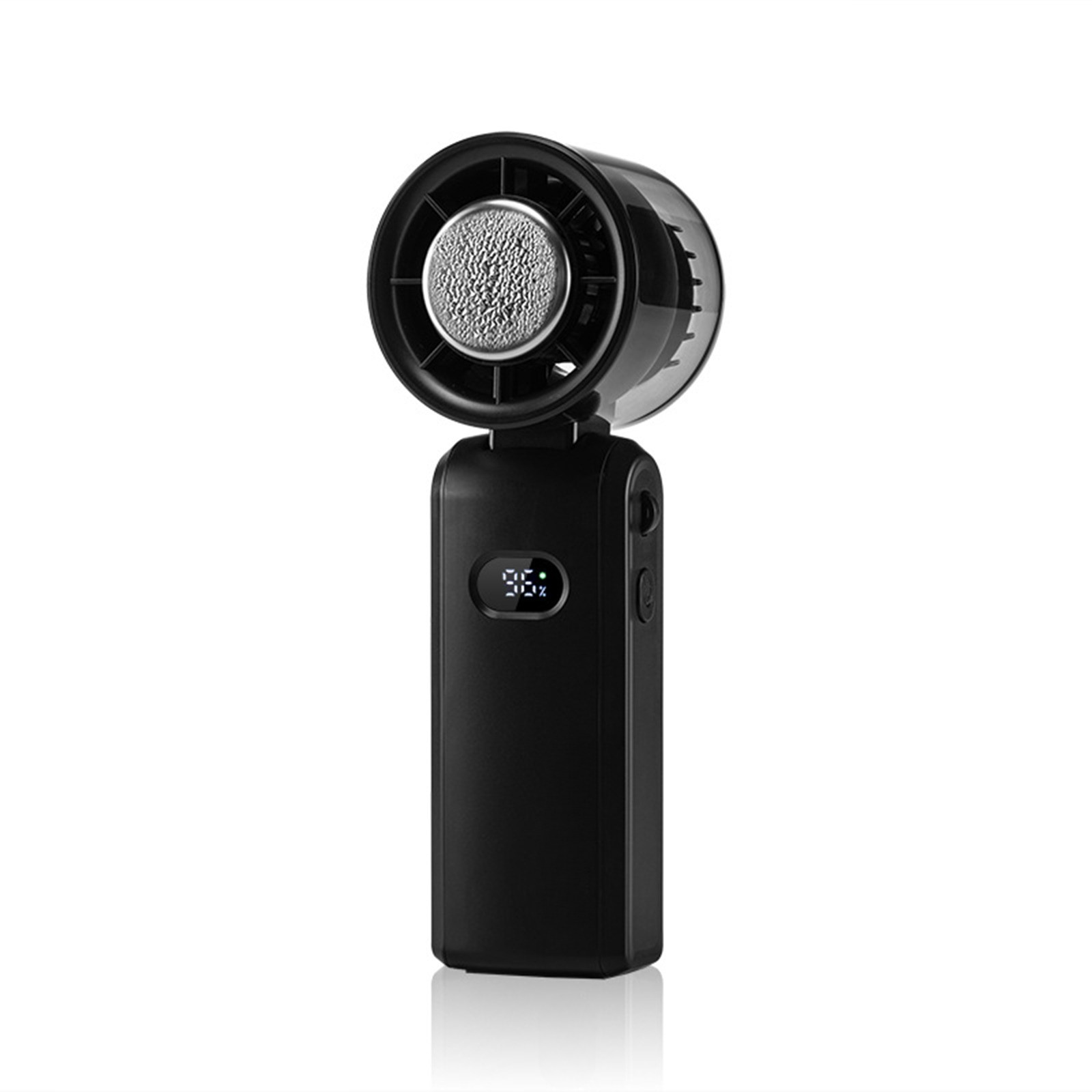 Schwarzer tragbarer Ventilator mit Digitalanzeige. Der Ventilator befindet sich auf weißem Hintergrund.