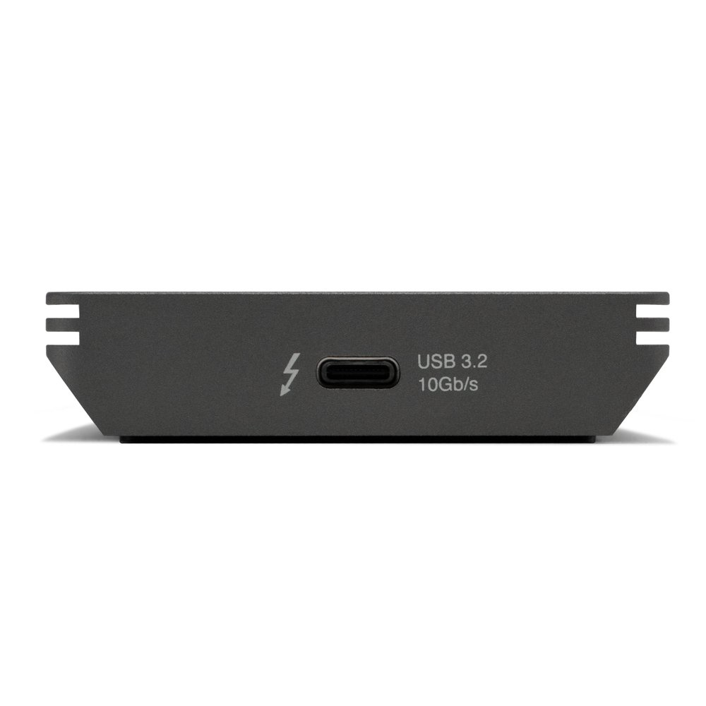 Ciemnoszary zewnętrzny dysk twardy USB 3.2 z portem Thunderbolt i portem USB-C. Białe tło.