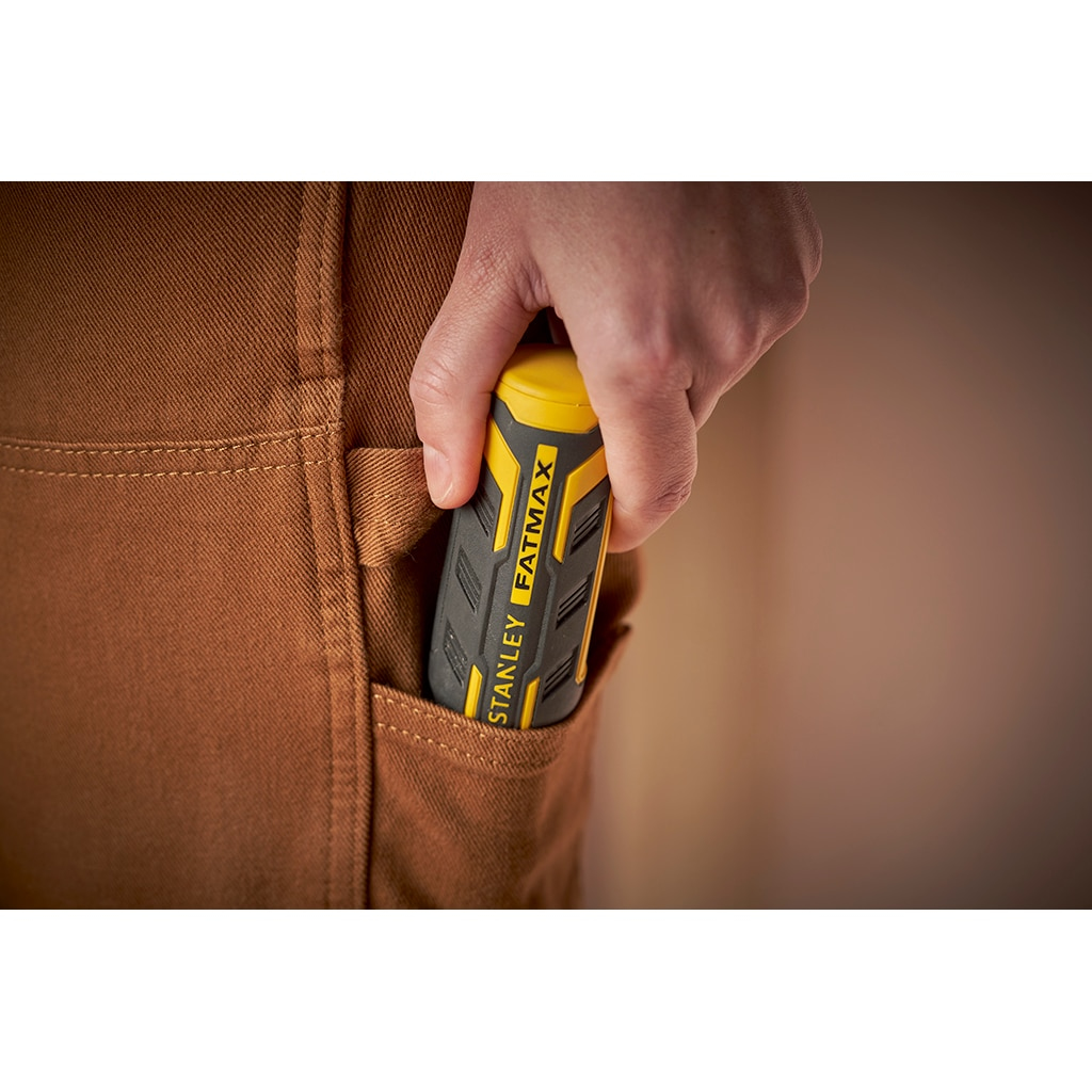 Ein elektrischer Schraubendreher von Stanley Fatmax in einer Tasche.