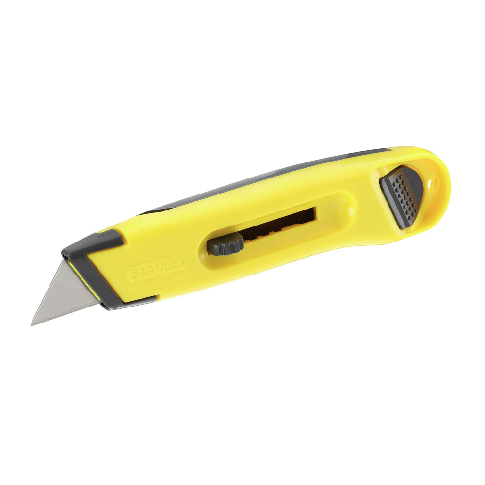 Gelbes Stanley-Cuttermesser mit ausgezogener Klinge, schwarze Akzente, weißer Hintergrund.