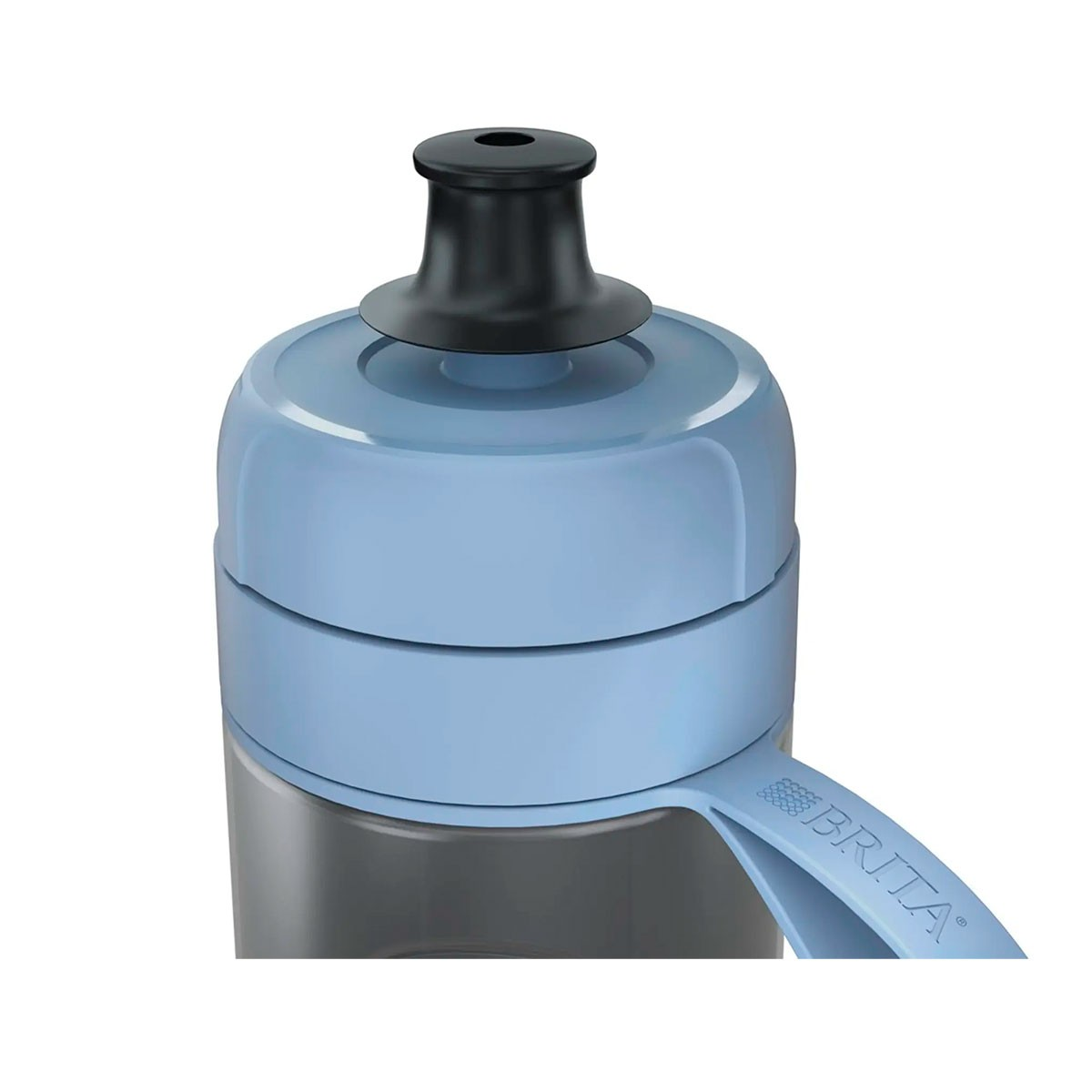 Primo piano di un tappo per bottiglia d'acqua Brita blu e nero. Sfondo bianco.