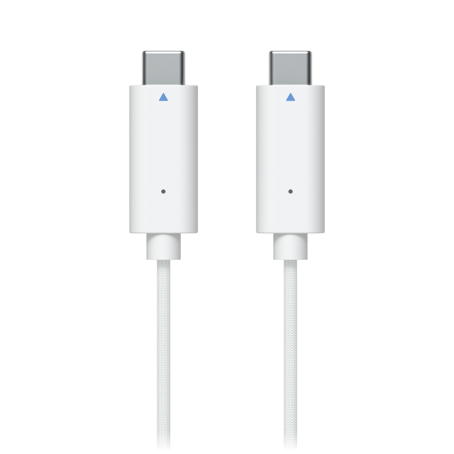 Deux câbles USB-C blancs avec extrémités connectées. Fond blanc.