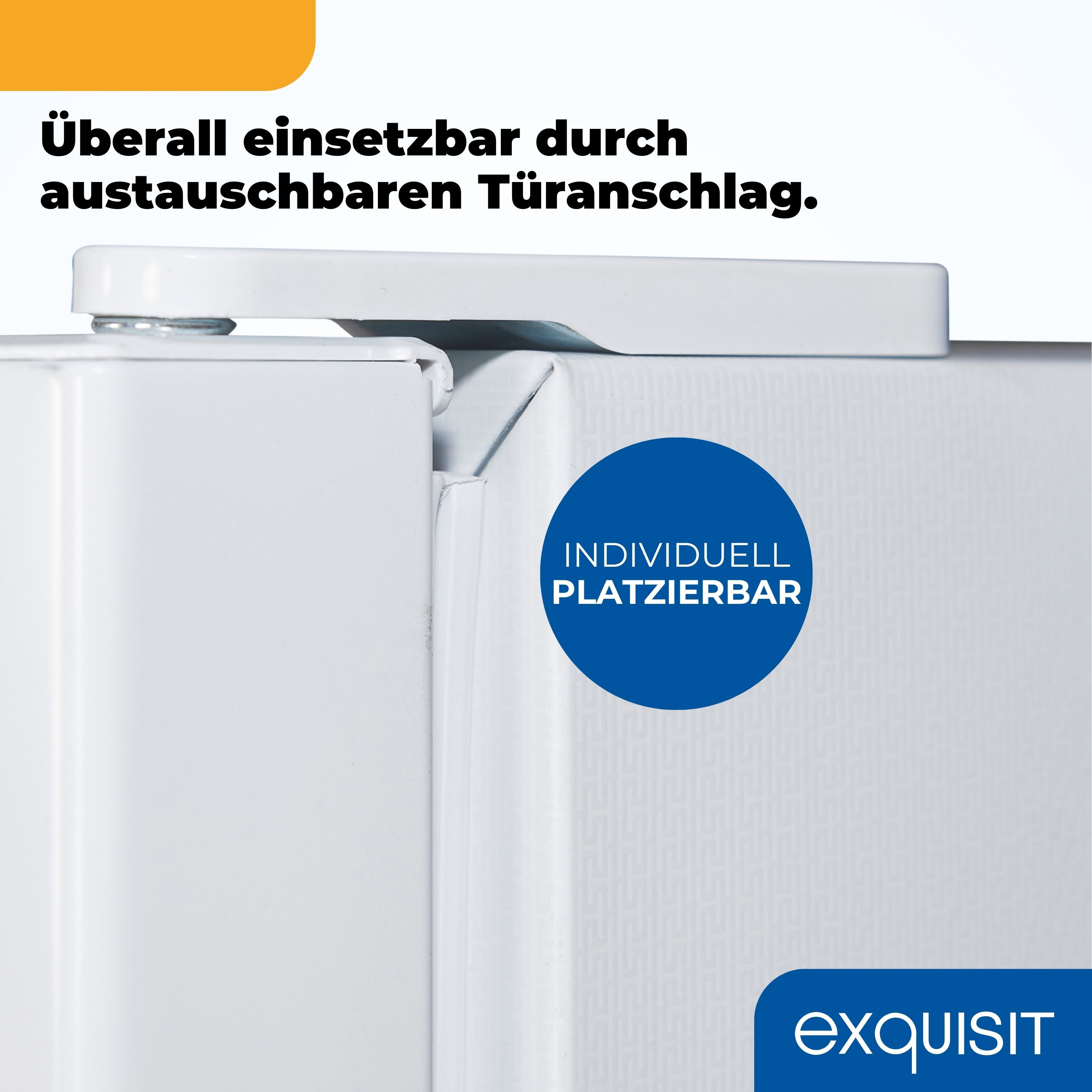 Nahaufnahme einer weißen Tür mit blauem Kreis mit Text und orangefarbenem Balken. Der Text ist sichtbar.