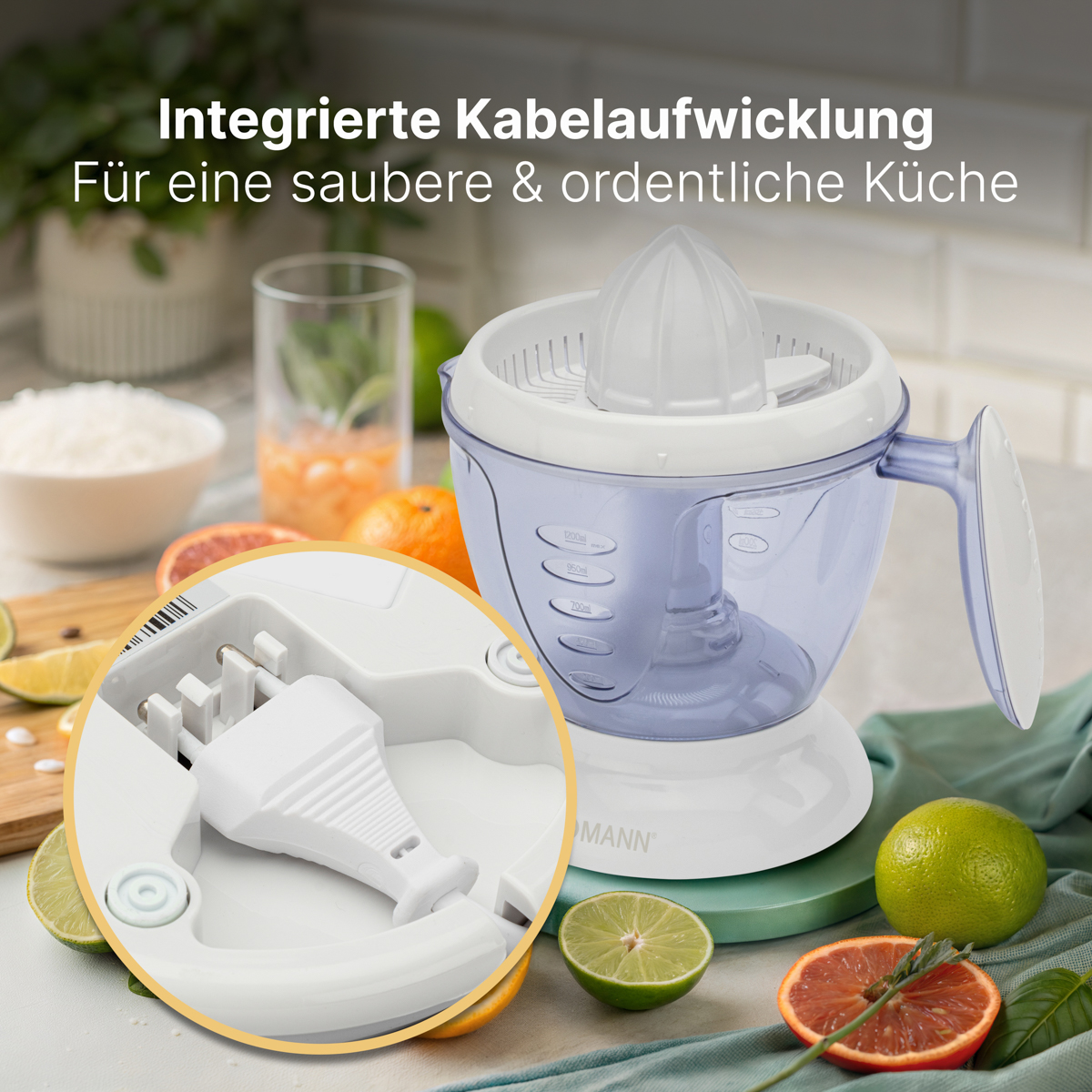 Biało-niebieska wyciskarka do cytrusów z owocami. Zb. kabla.