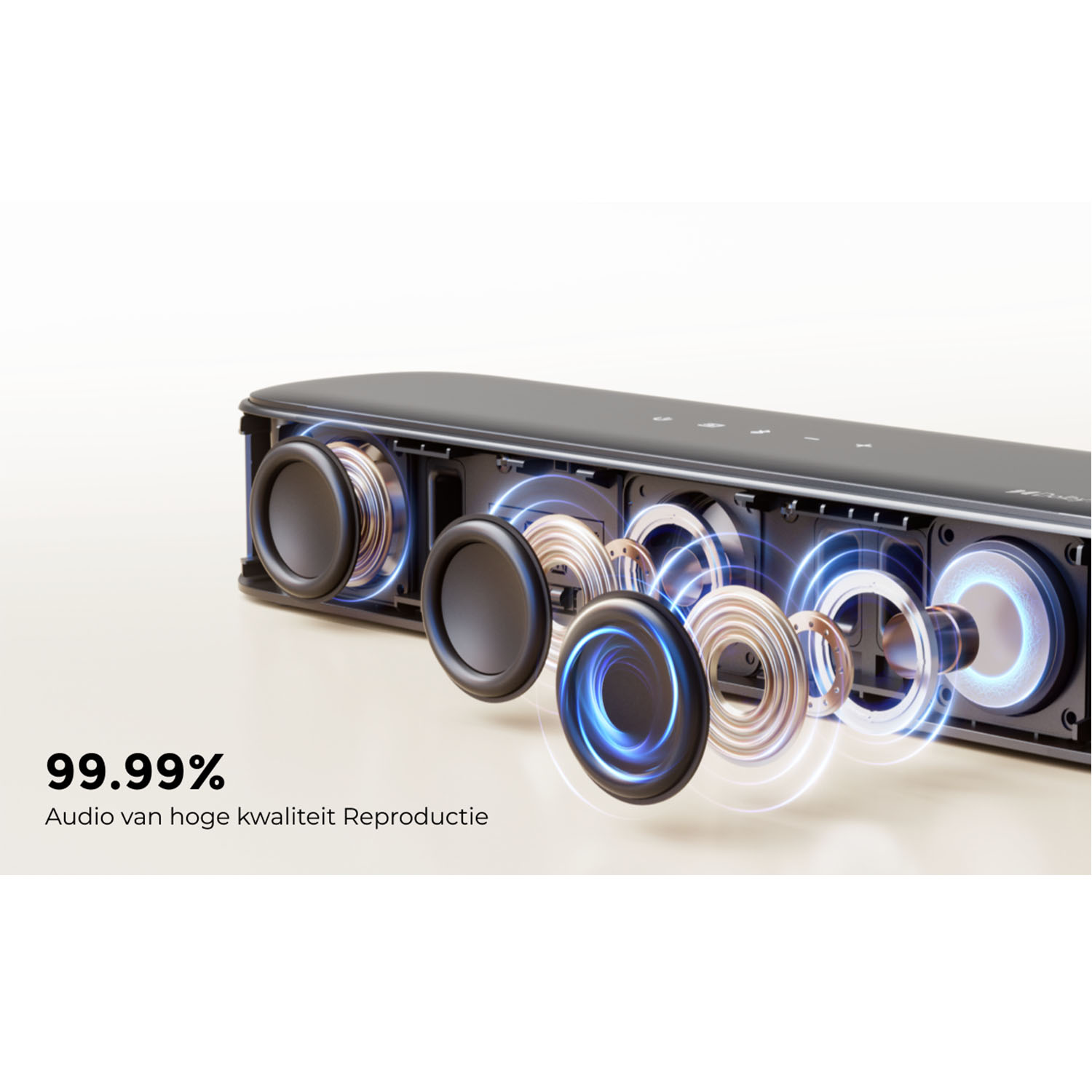 Close-up van een zwarte soundbar met zichtbare luidsprekeronderdelen. Tekst: '99,99%'.