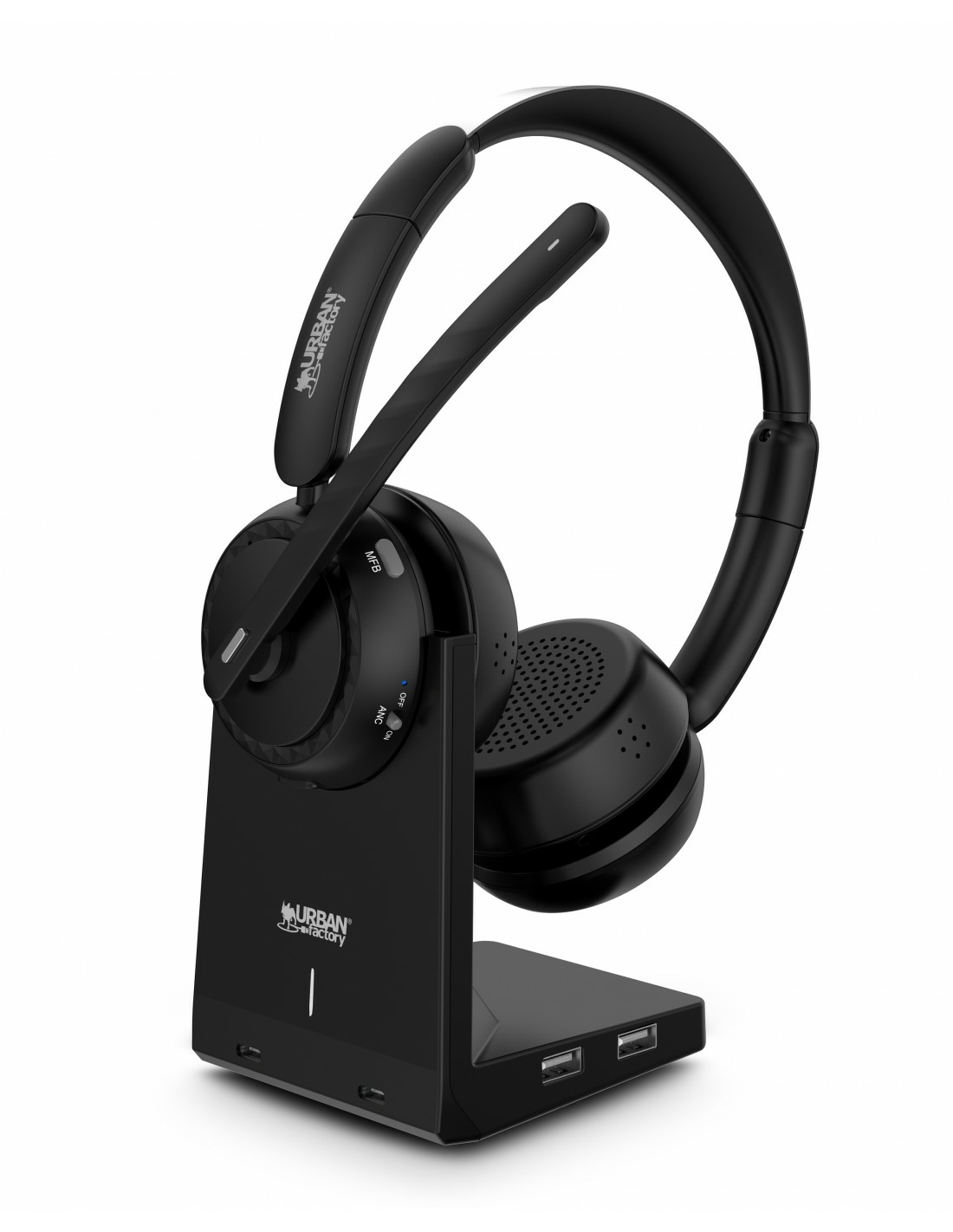 Cuffie nere su una base di ricarica con porte USB.