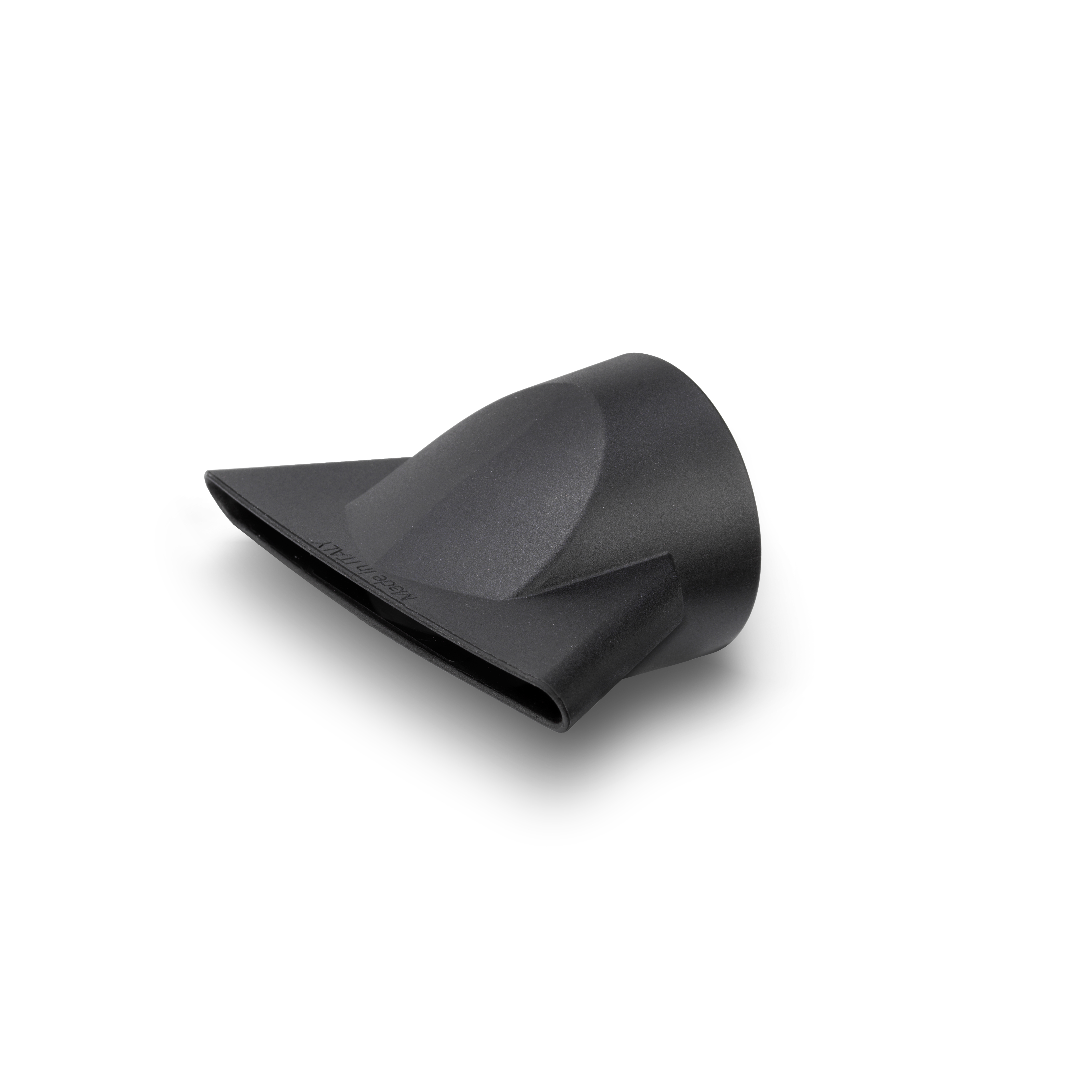 Zwarte haardroger nozzle met een platte, rechthoekige uitlaat. Eenvoudig, geïsoleerd op wit.