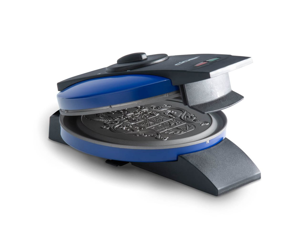 Waffle maker blu e nero, aperto, con motivo decorativo.