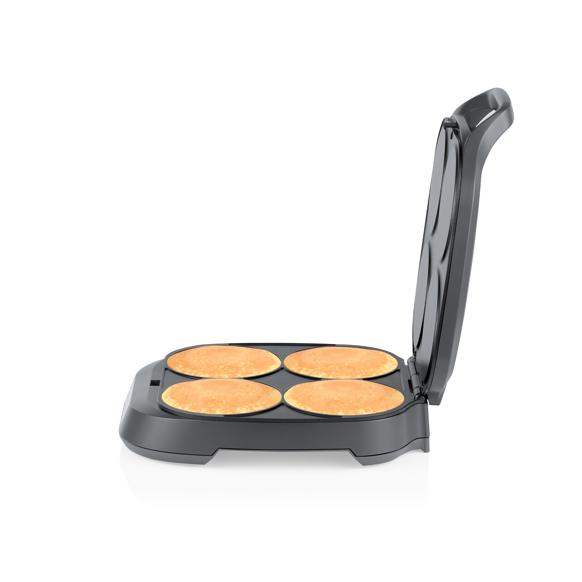 Una máquina para hacer panqueques con cuatro panqueques adentro y la tapa ligeramente abierta.