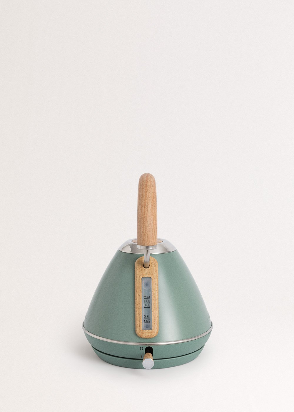 Hervidor verde con asa de madera. Cuerpo verde y elementos de madera.