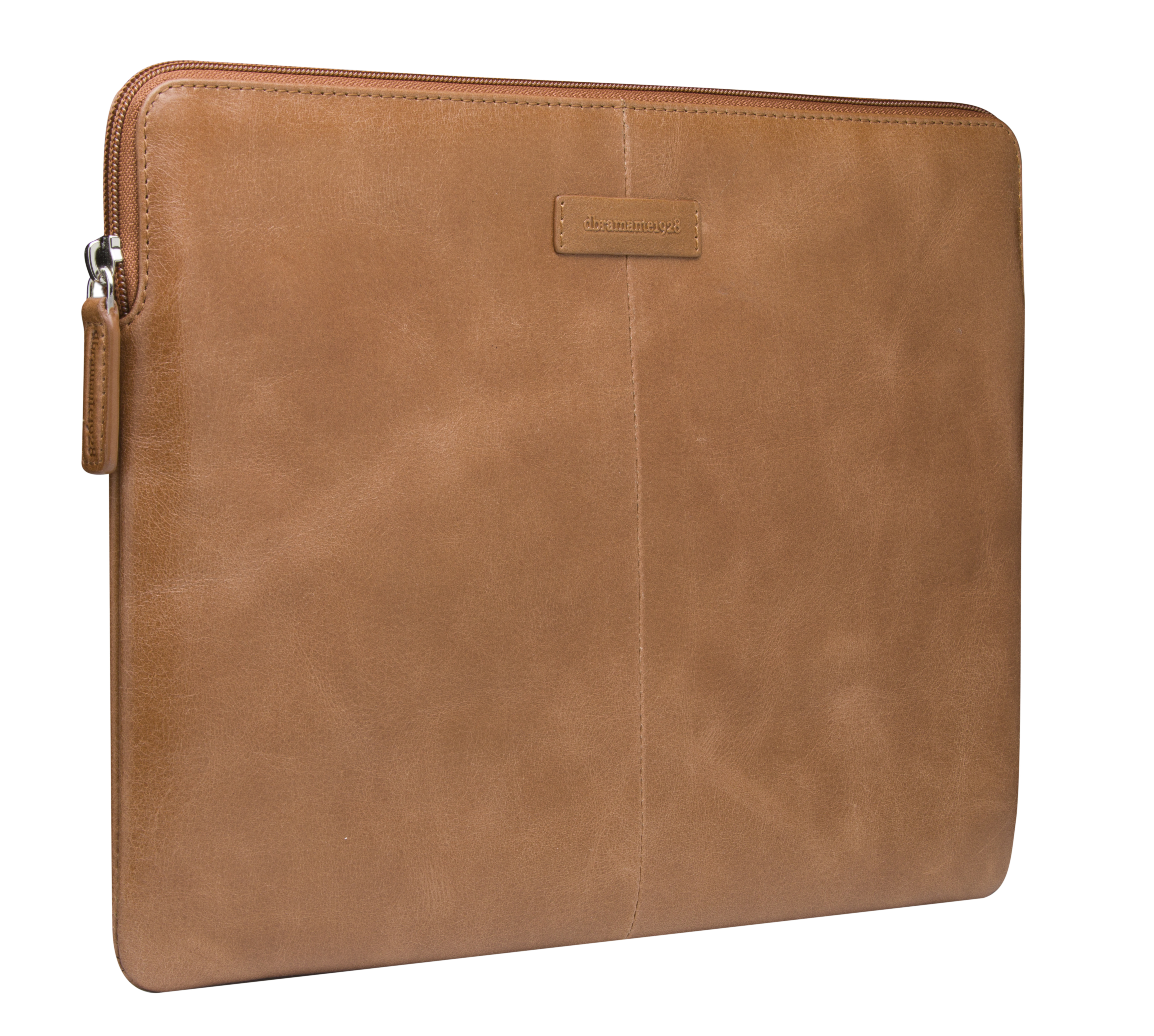 Una custodia per laptop in pelle marrone con cerniera e etichetta del marchio.
