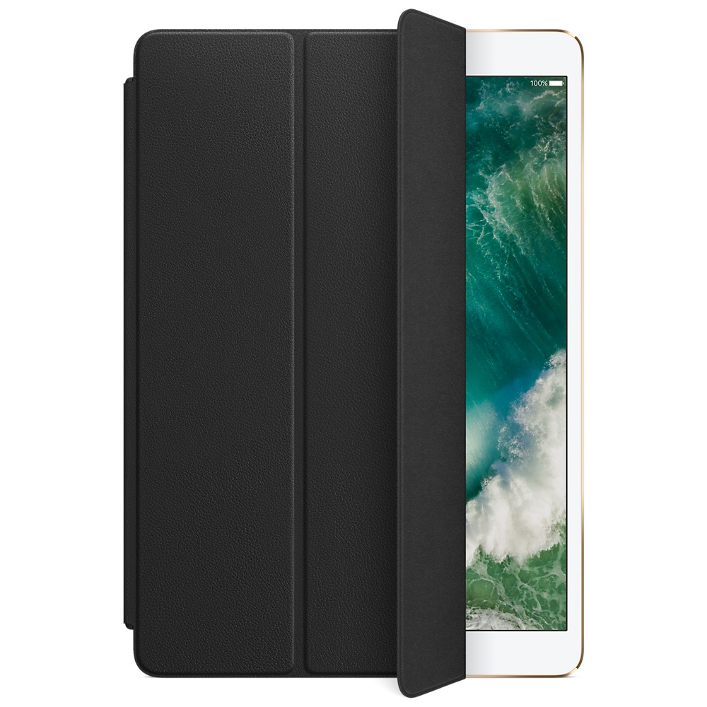 Custodia per tablet nera con copertina piegata, che rivela lo schermo con il logo Apple.