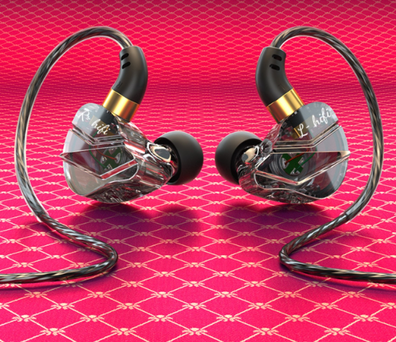 Zwei In-Ear-Kopfhörer mit transparentem Gehäuse und Metalldetails auf pinkem Hintergrund.