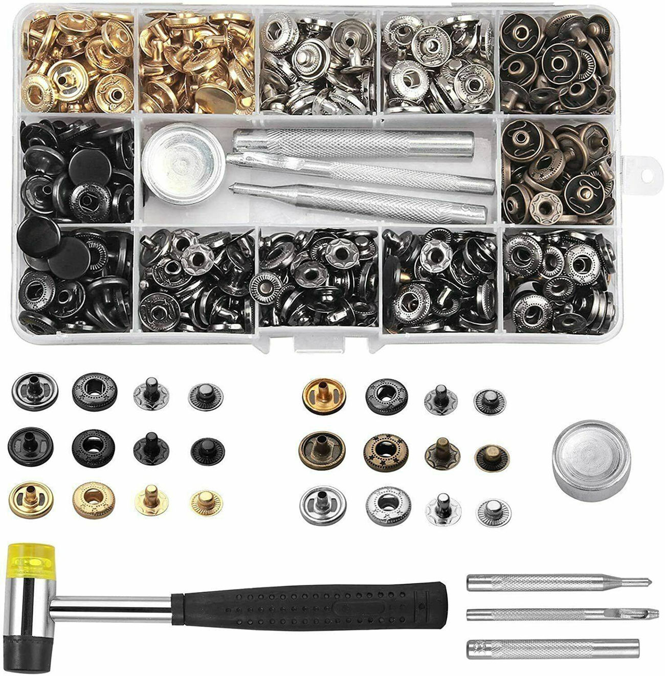 Ein Behälter mit verschiedenen Metall-Druckknöpfen und Werkzeugen zum Anbringen. Ein gelber Hammer ist vorhanden.