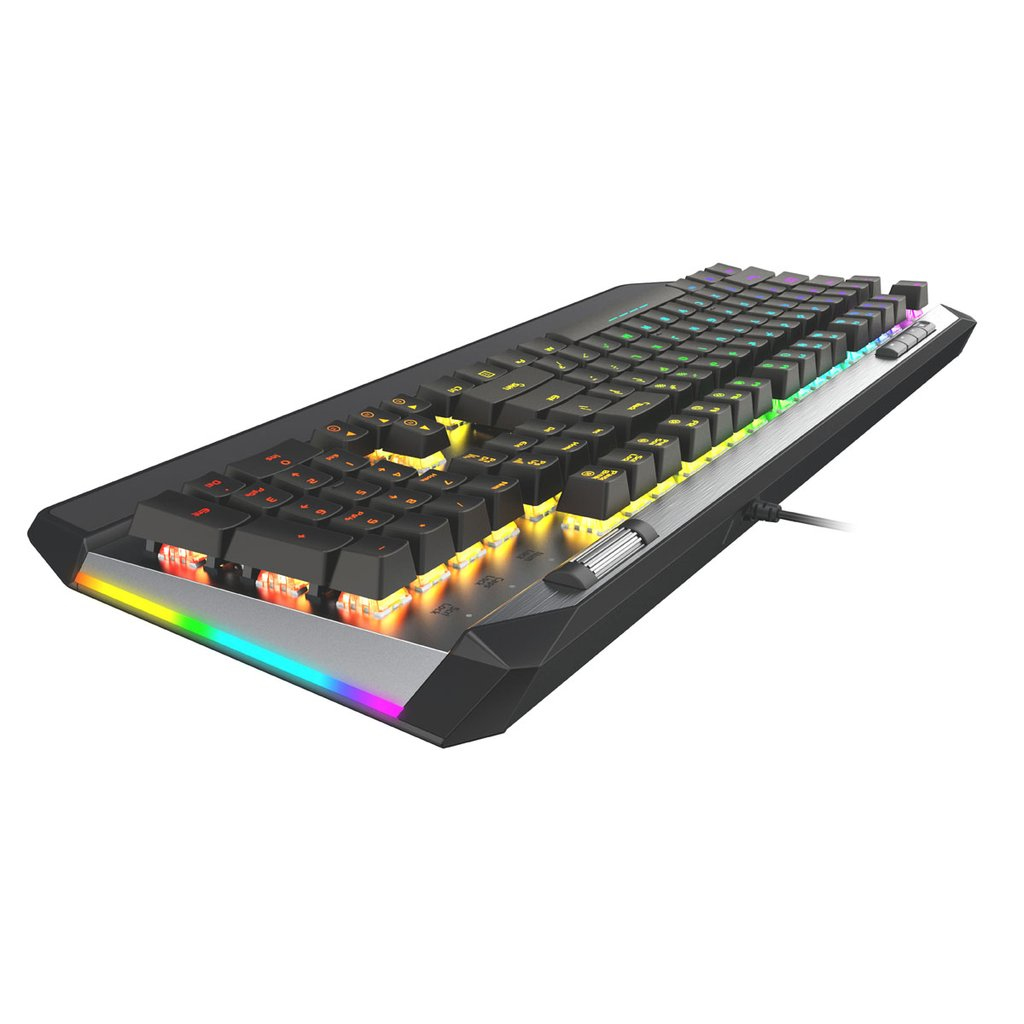 RGB aydınlatmalı siyah klavye. Açılı görünüm.