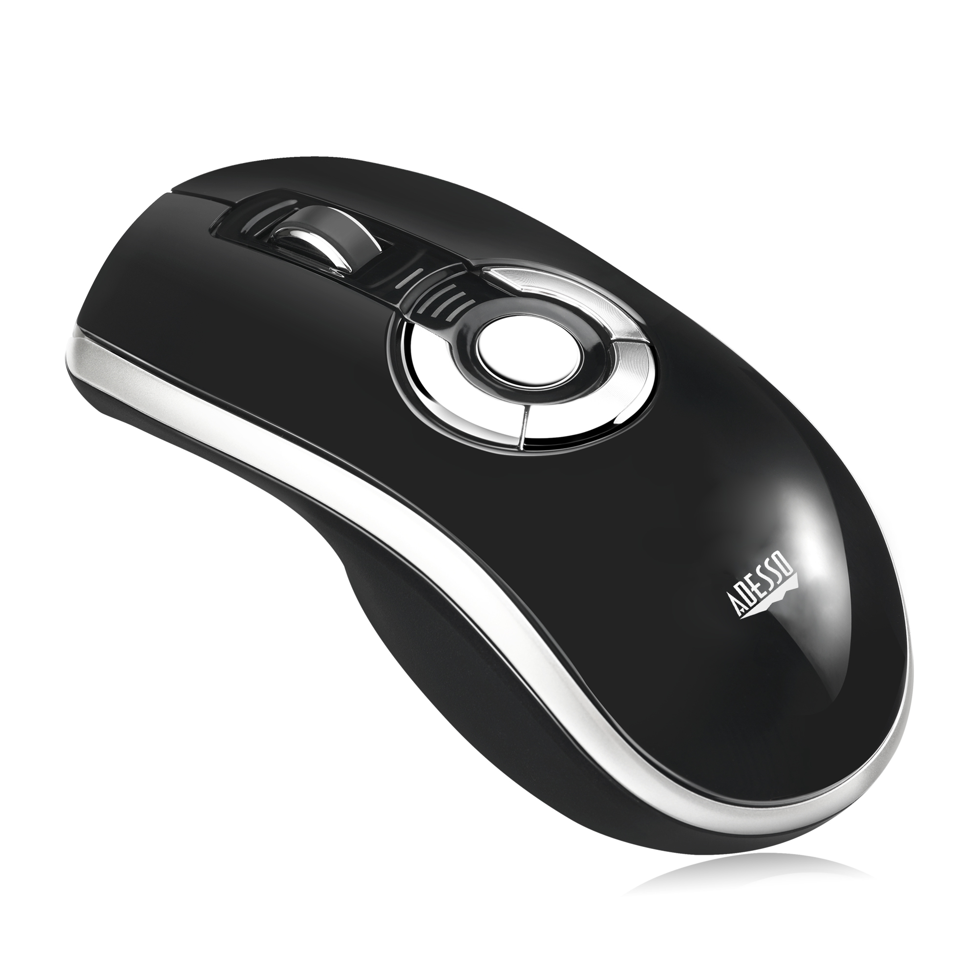 Un mouse nero con finiture argentate e rotella di scorrimento argentata. Su sfondo bianco.