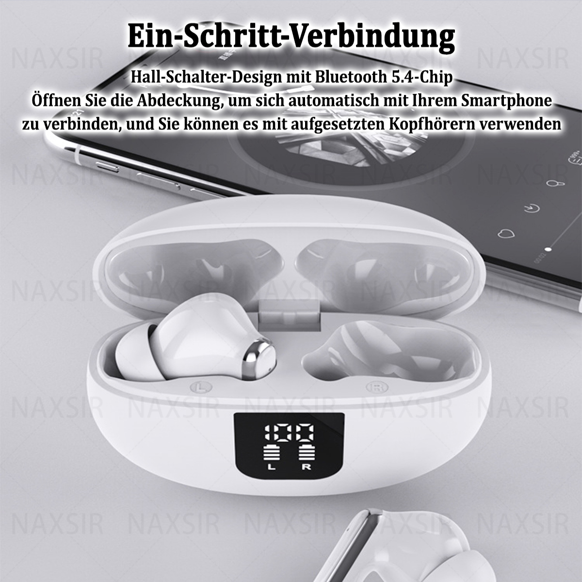 Weiße Ohrhörer in einem Ladeetui, mit Text auf Deutsch. Telefon und Hintergrund verschwommen.