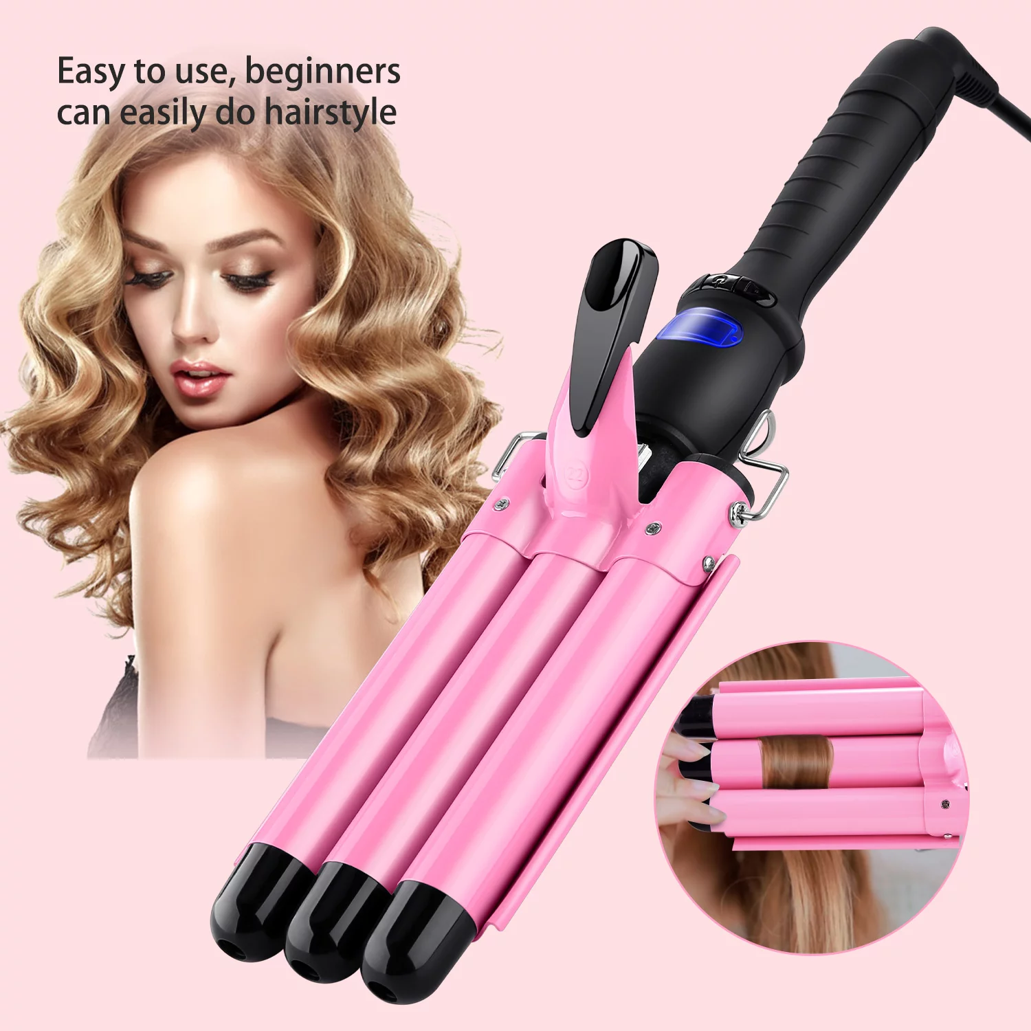 Ein pinkfarbener Haarlockenstab mit drei Zylindern und einer Frau im Hintergrund.