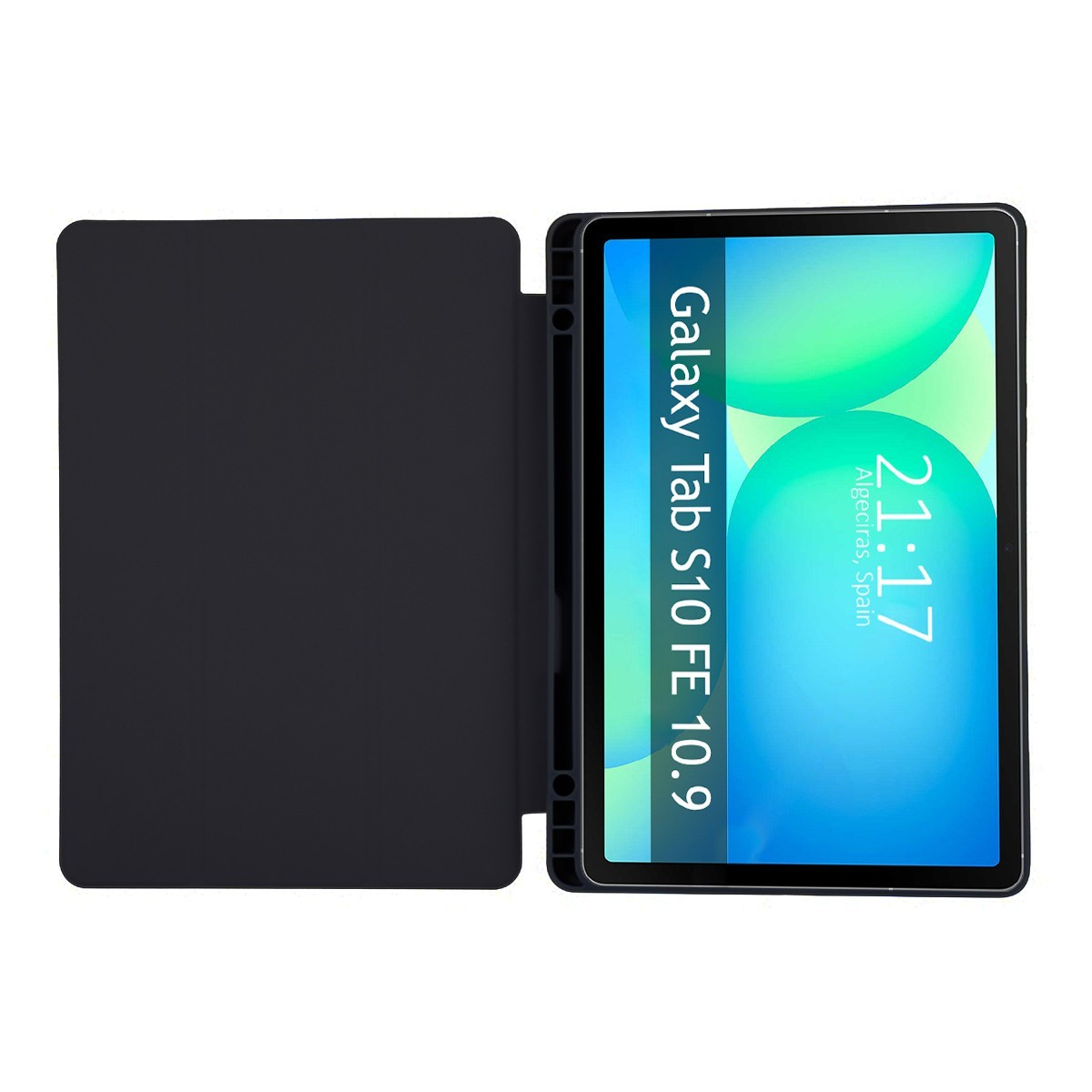 Funda de tableta negra abierta, mostrando una tableta que muestra la hora, la fecha y 'Galaxy Tab S10 FE 10.9'.