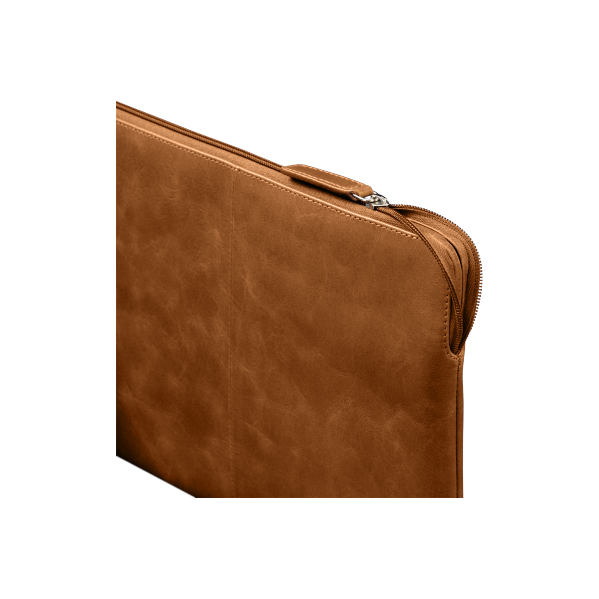 Una custodia per laptop in pelle marrone con cerniera. La cerniera è argentata.