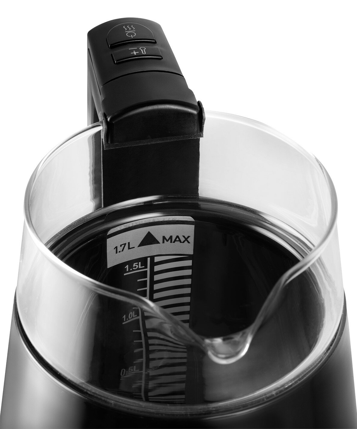 Zbliżenie czarnego czajnika elektrycznego ze szklanym wskaźnikiem poziomu wody.