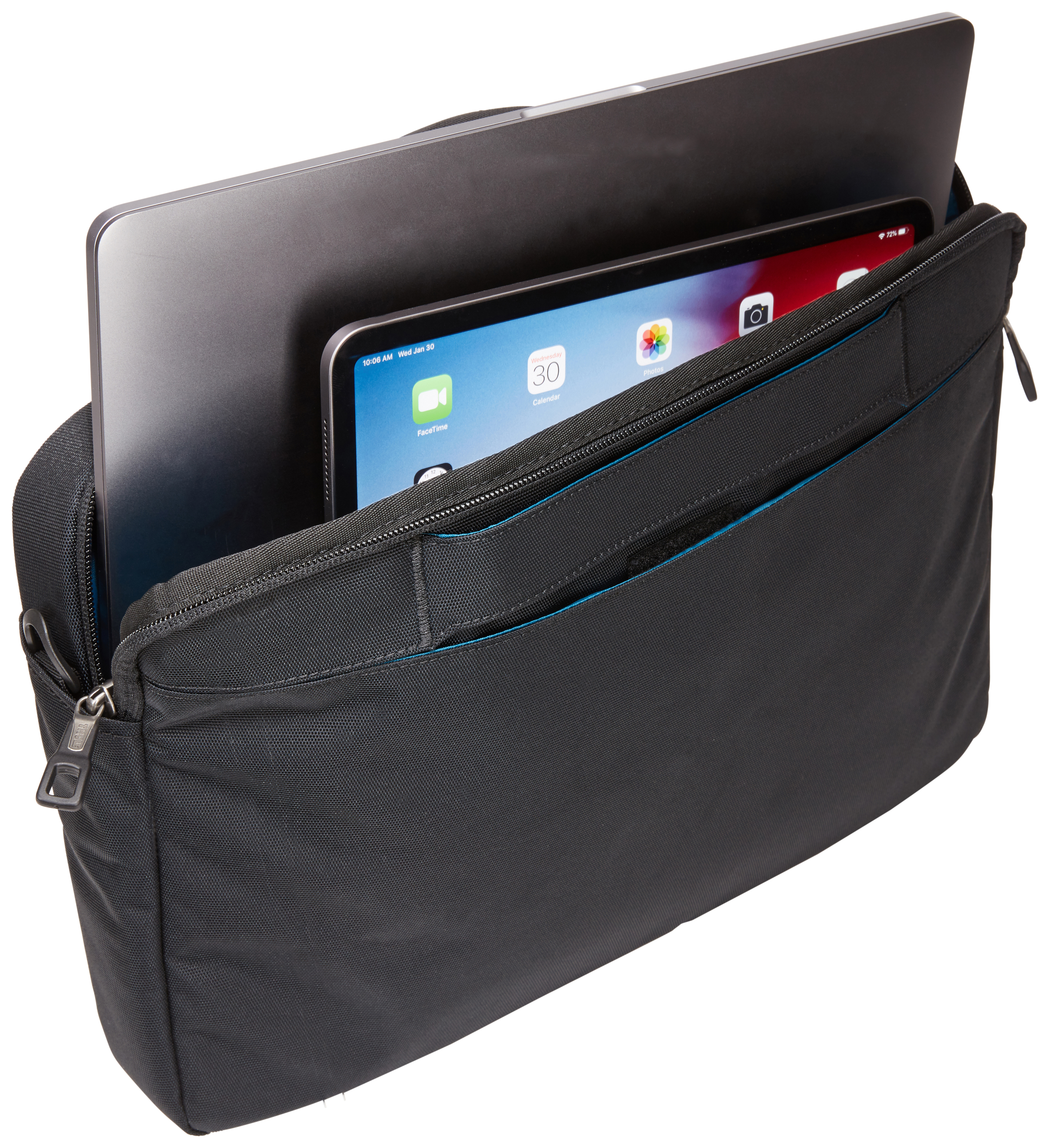 Laptop e tablet neri all'interno di una borsa nera, con cerniera e dettagli blu.