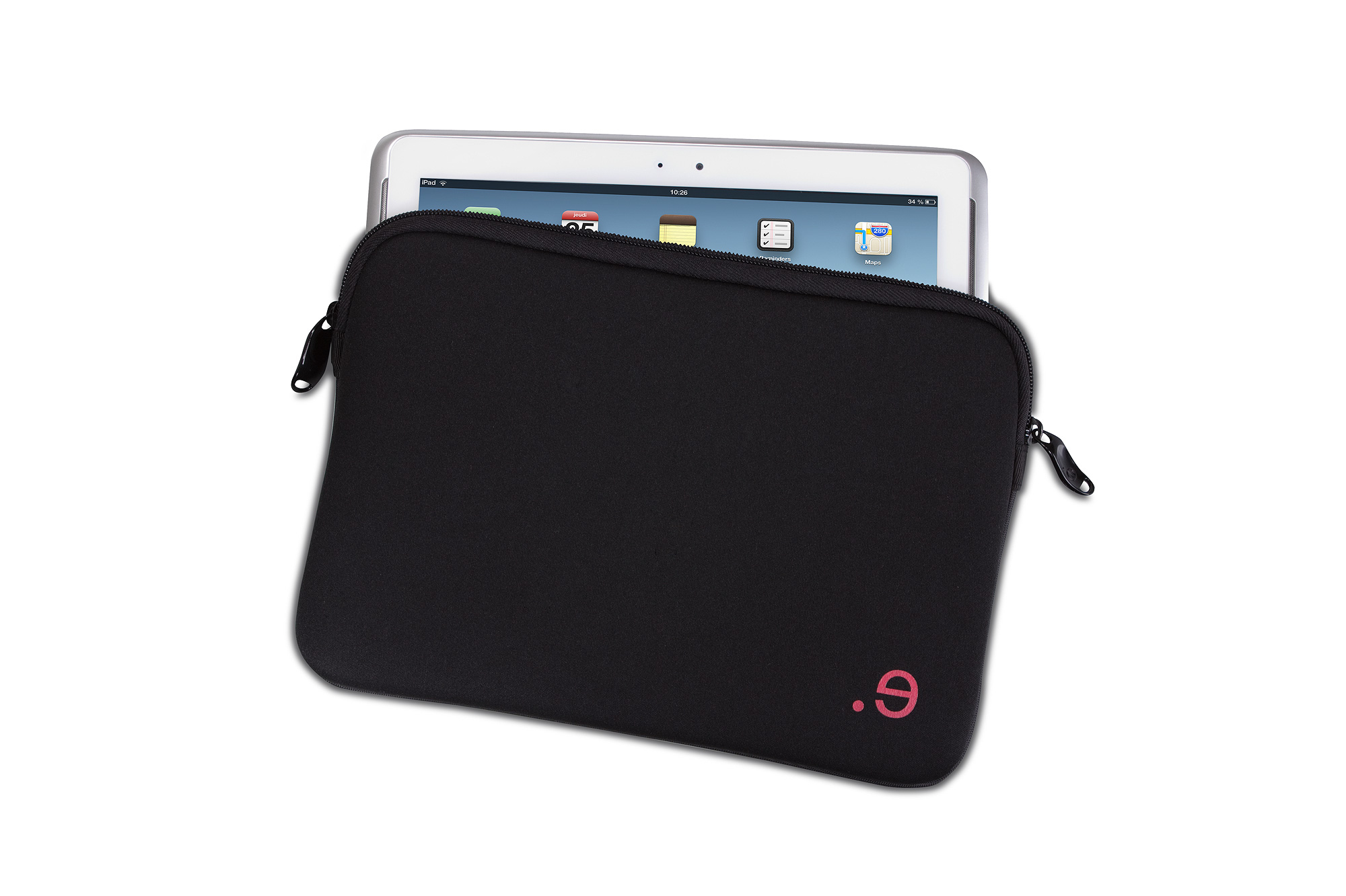 Una custodia nera per tablet con cerniera, che contiene un tablet. Un logo rosa nell'angolo in basso a destra.