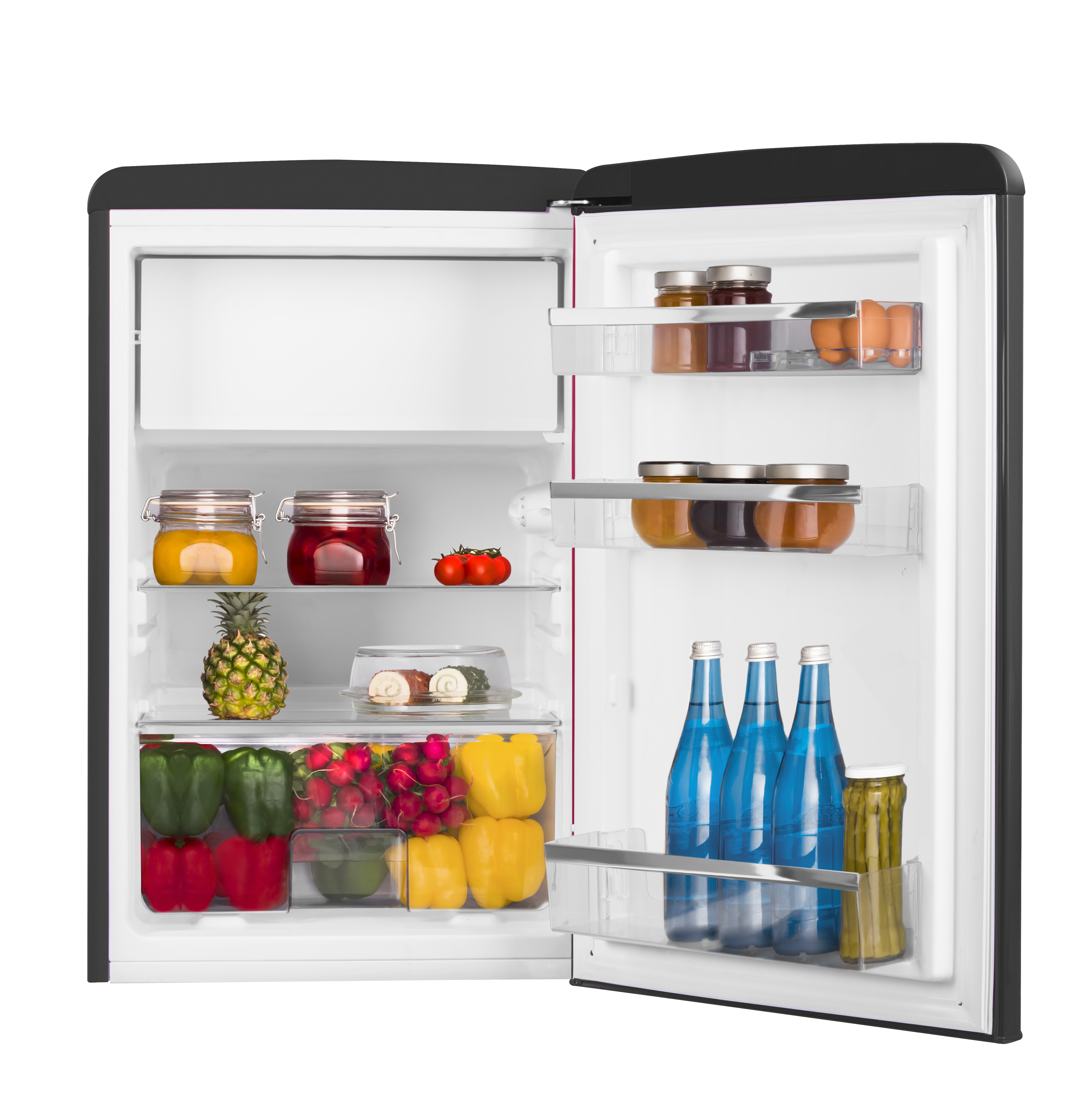 Ein Kühlschrank mit offener Tür, der Lebensmittel zeigt. Verschiedene Farben.