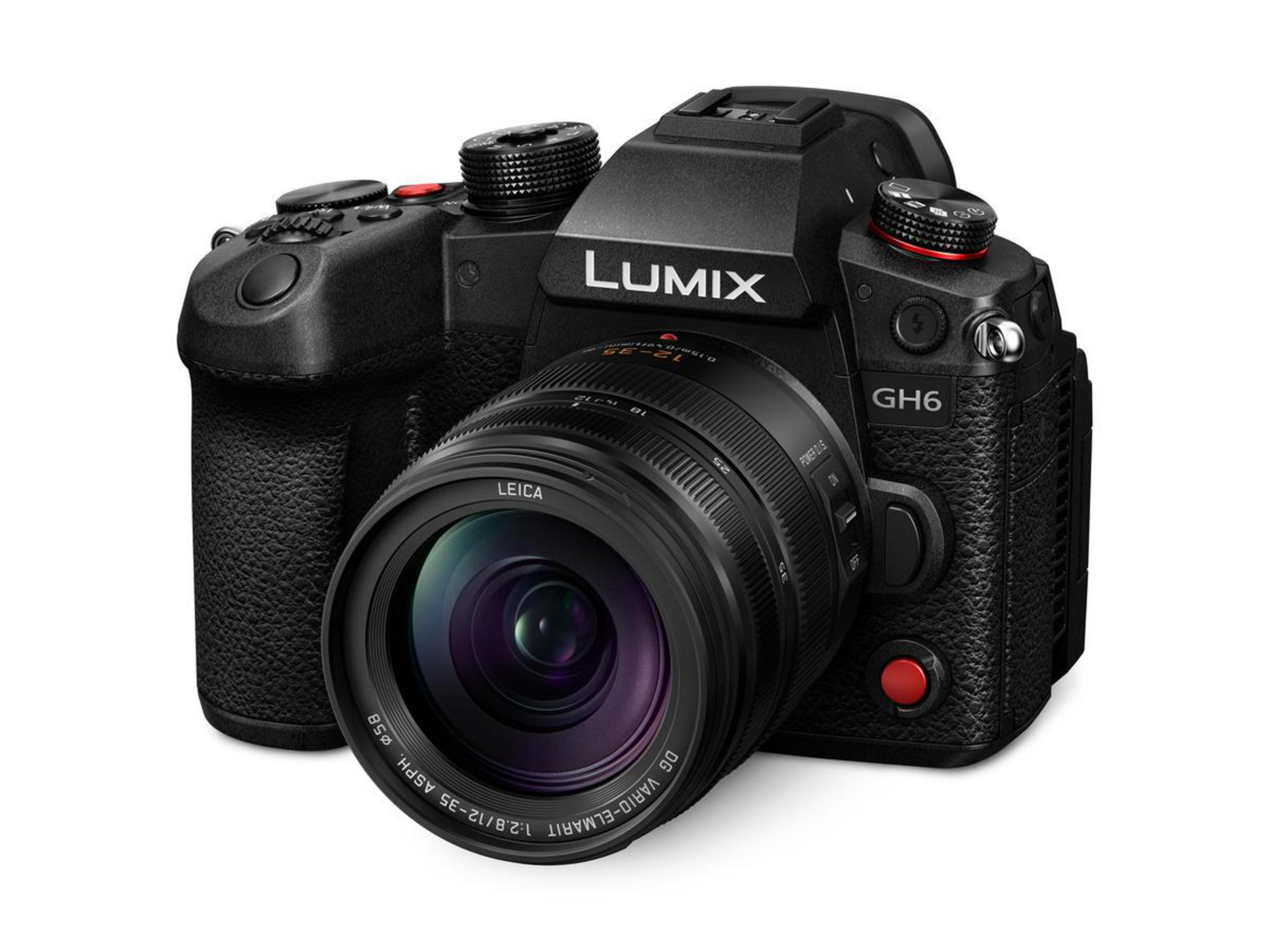 Czarny aparat Lumix GH6 z obiektywem na białym tle.