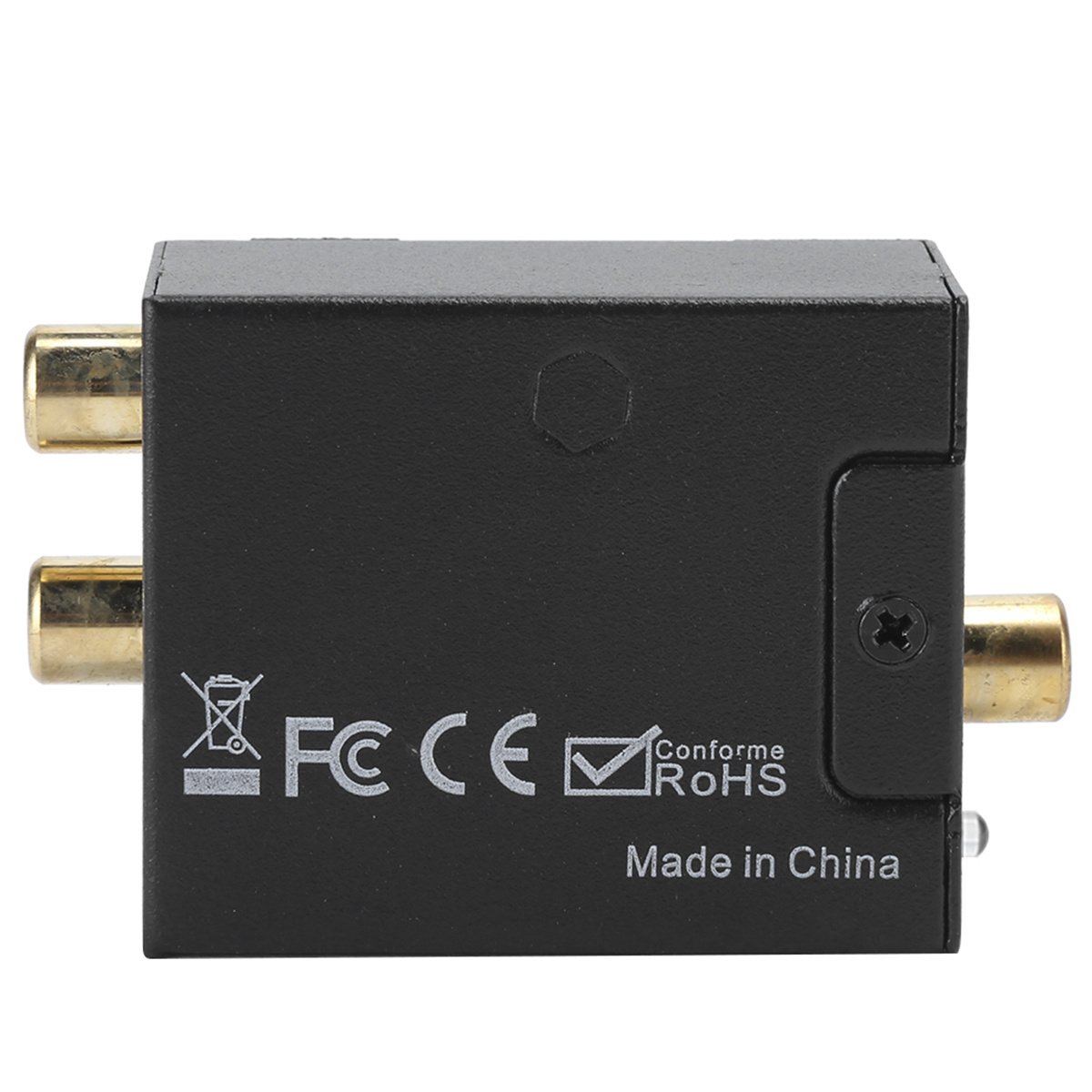 Schwarzer Audio-Konverter mit goldenen Anschlüssen und weißem Text. Hergestellt in China.