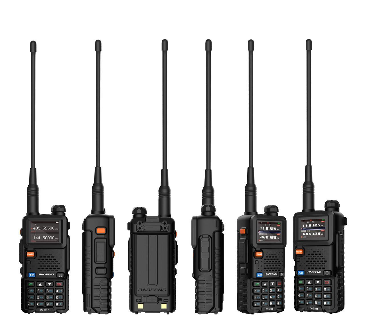Seis walkie-talkies negros con antenas, mostrando varias pantallas digitales y botones.