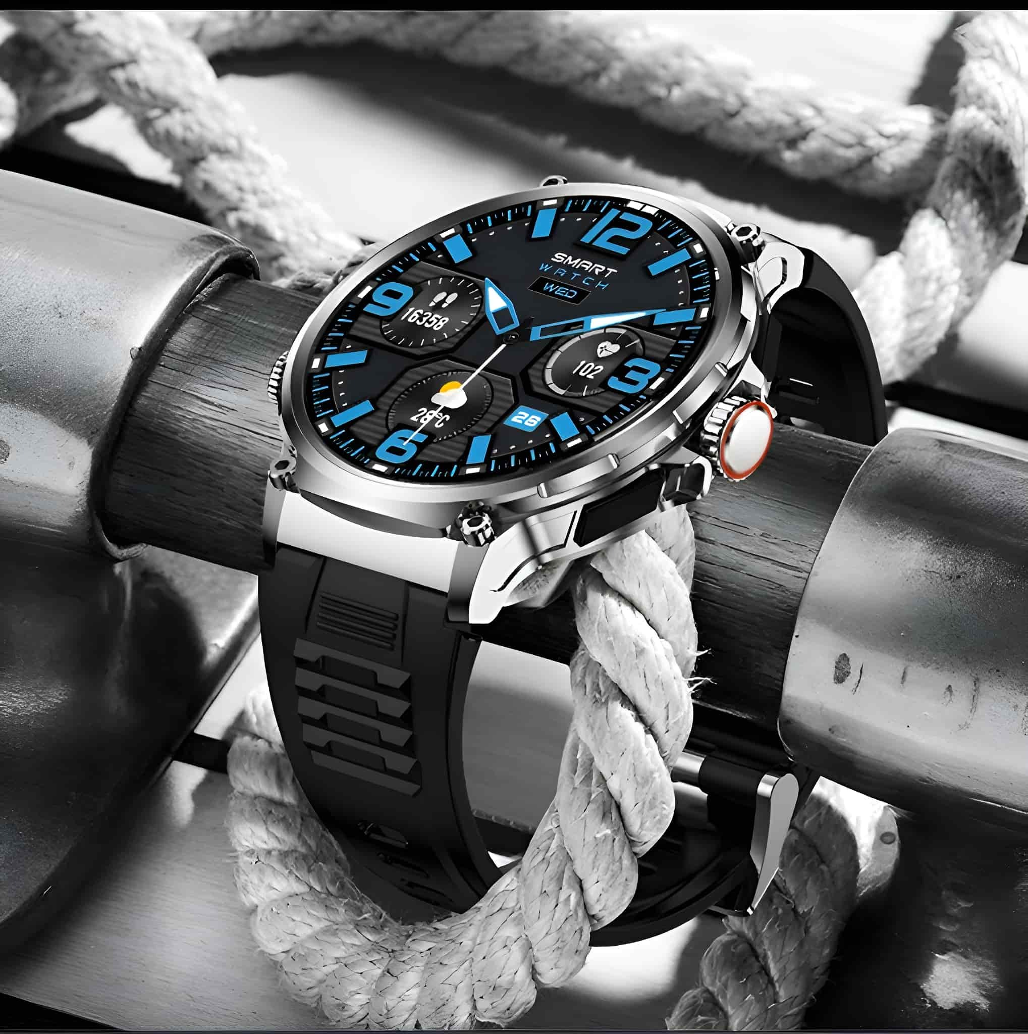 Eine silberne Smartwatch mit schwarzem Armband. Das Zifferblatt ist blau und schwarz. Ein Seil ist darum gewickelt.