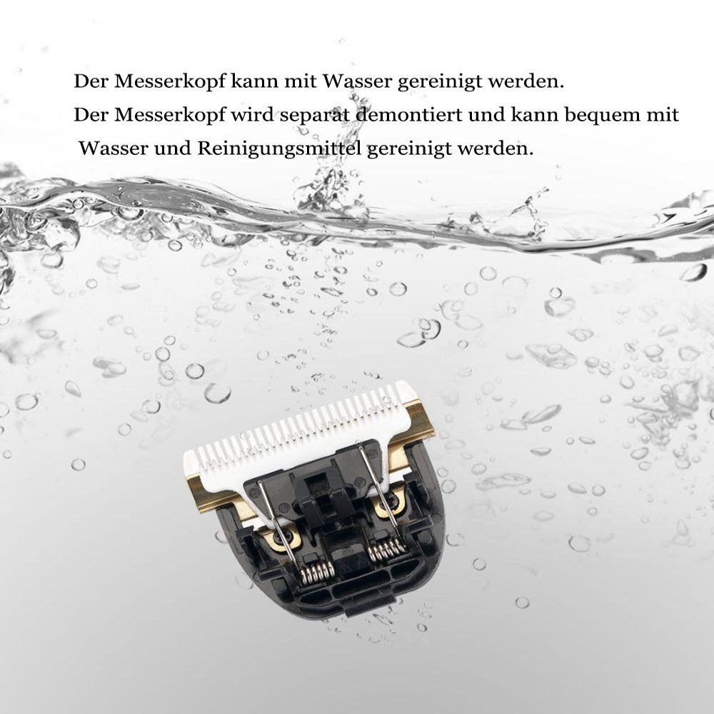 Ein Haarschneidemaschinenmesser, das in Wasser getaucht ist, Nahaufnahme, mit Text zur Reinigung.