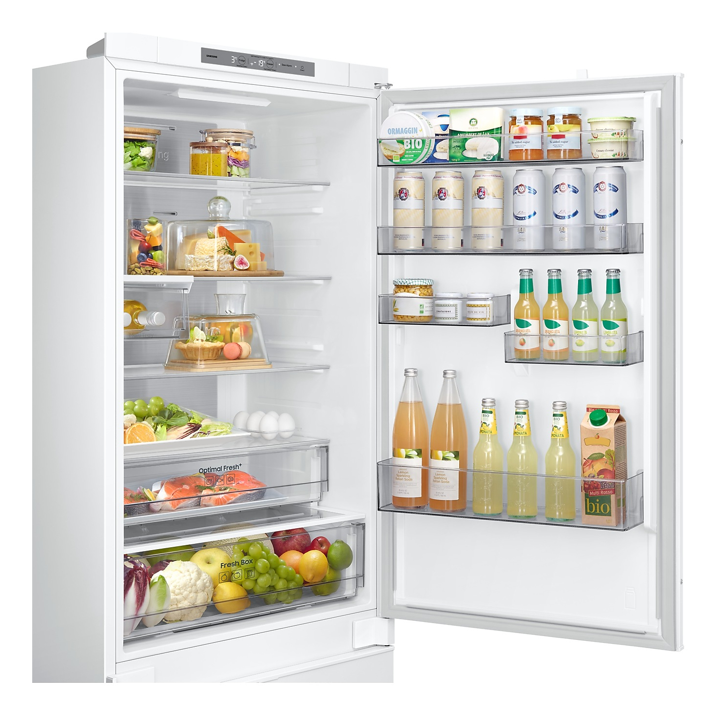Interno del frigorifero con elementi, tra cui frutta, verdura, bevande e contenitori per alimenti.