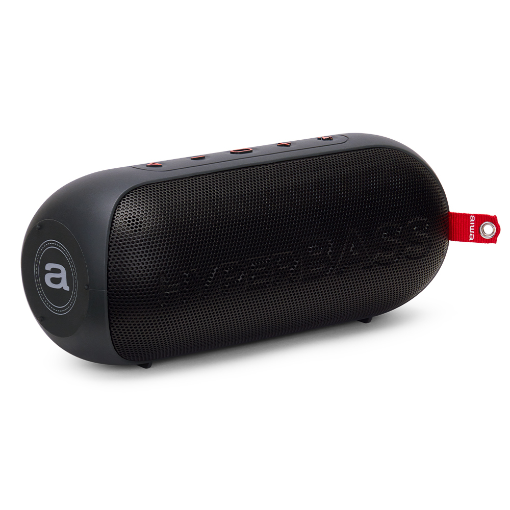Altavoz negro ovalado. Con logo 'aiwa' y correa roja.