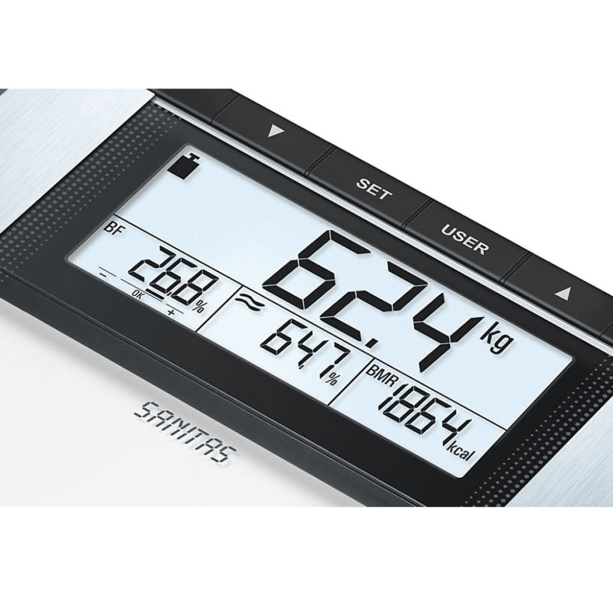 Waga cyfrowa pokazująca procent tkanki tłuszczowej i wagę w kilogramach.