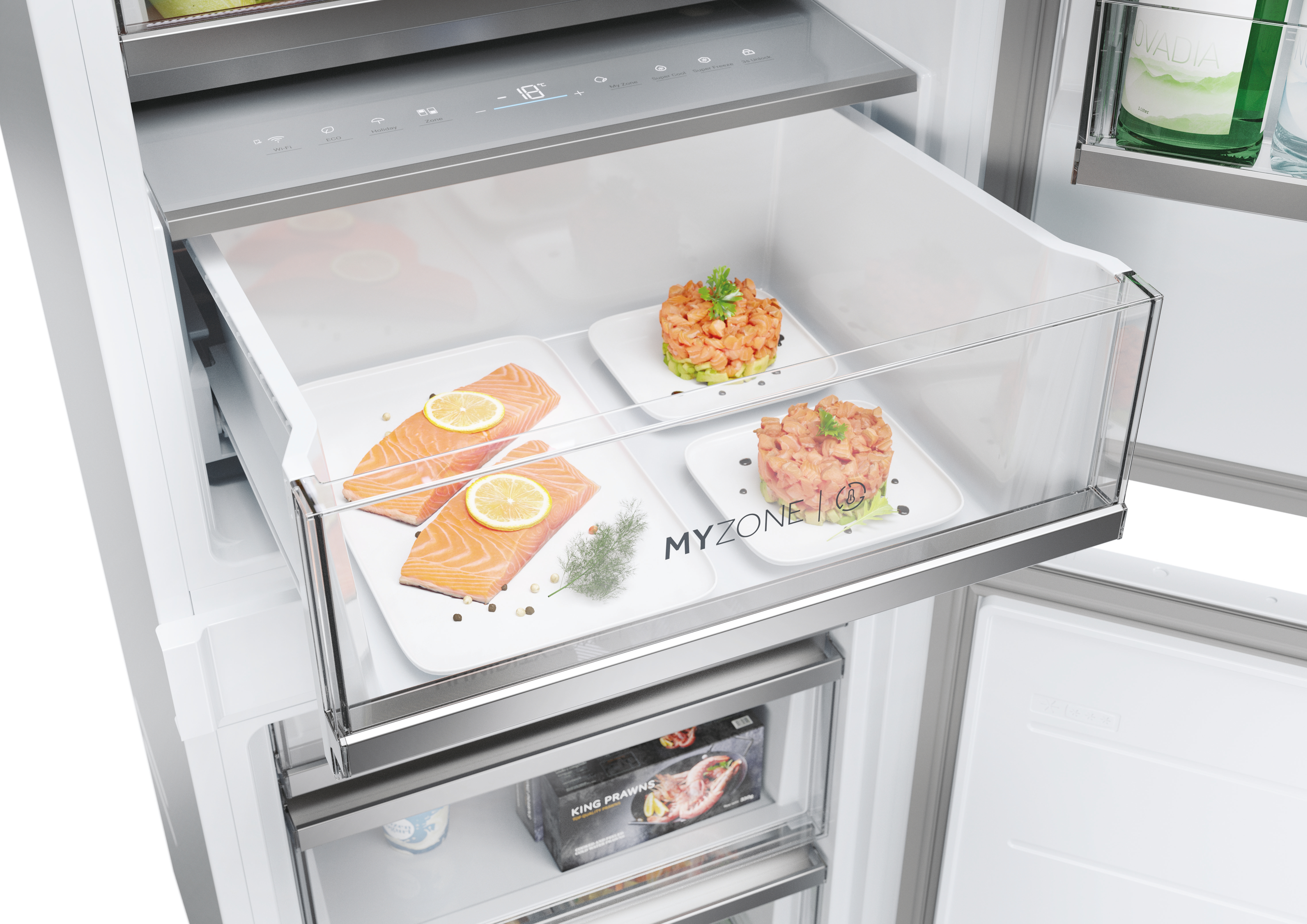Kühlschublade offen, Lachs, Avocado und andere Lebensmittel sind sichtbar.