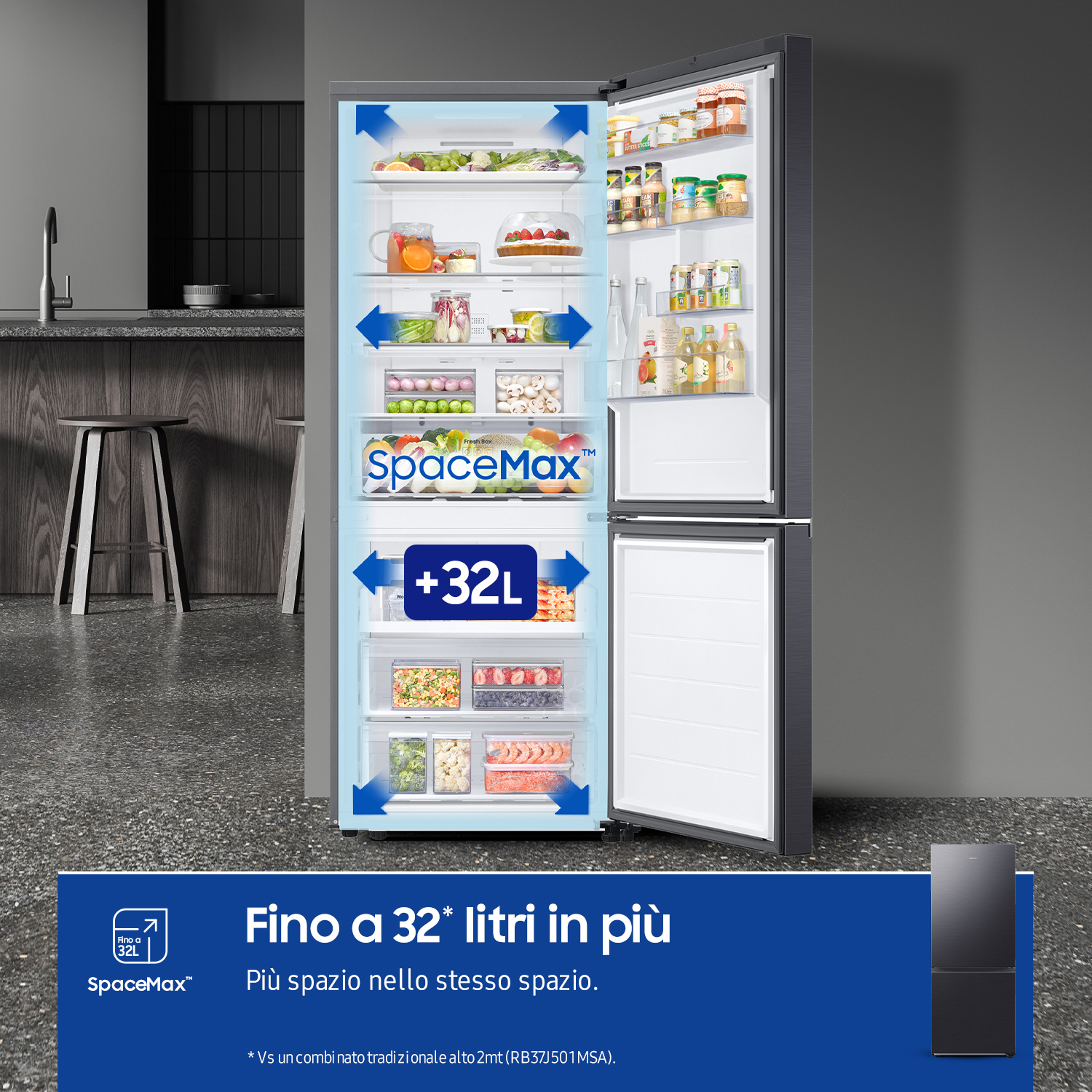 Un frigorifero grigio scuro con porte aperte che mostrano l'interno.