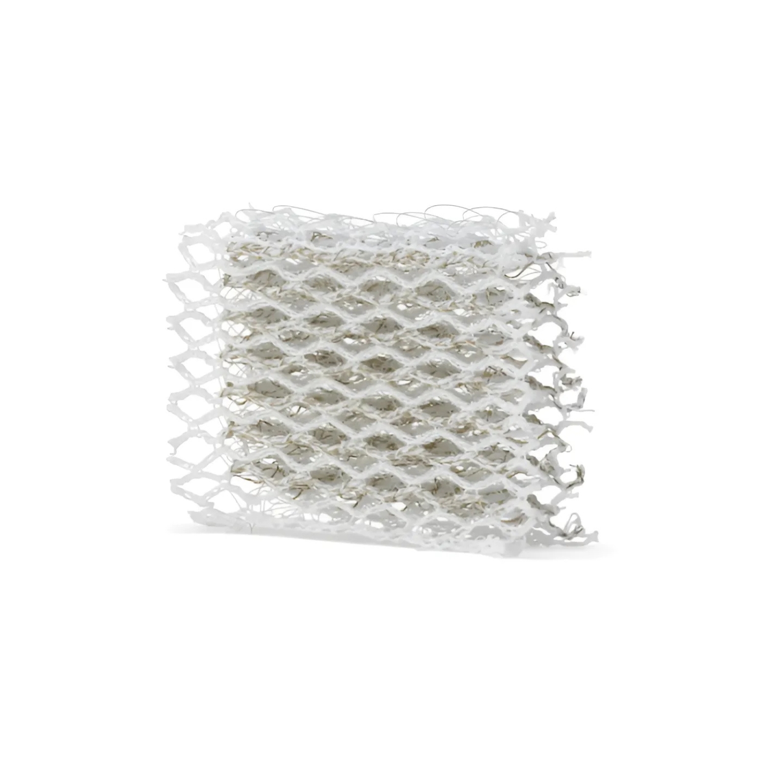 Un filtro de humidificador blanco en forma de panal, aislado sobre fondo blanco.