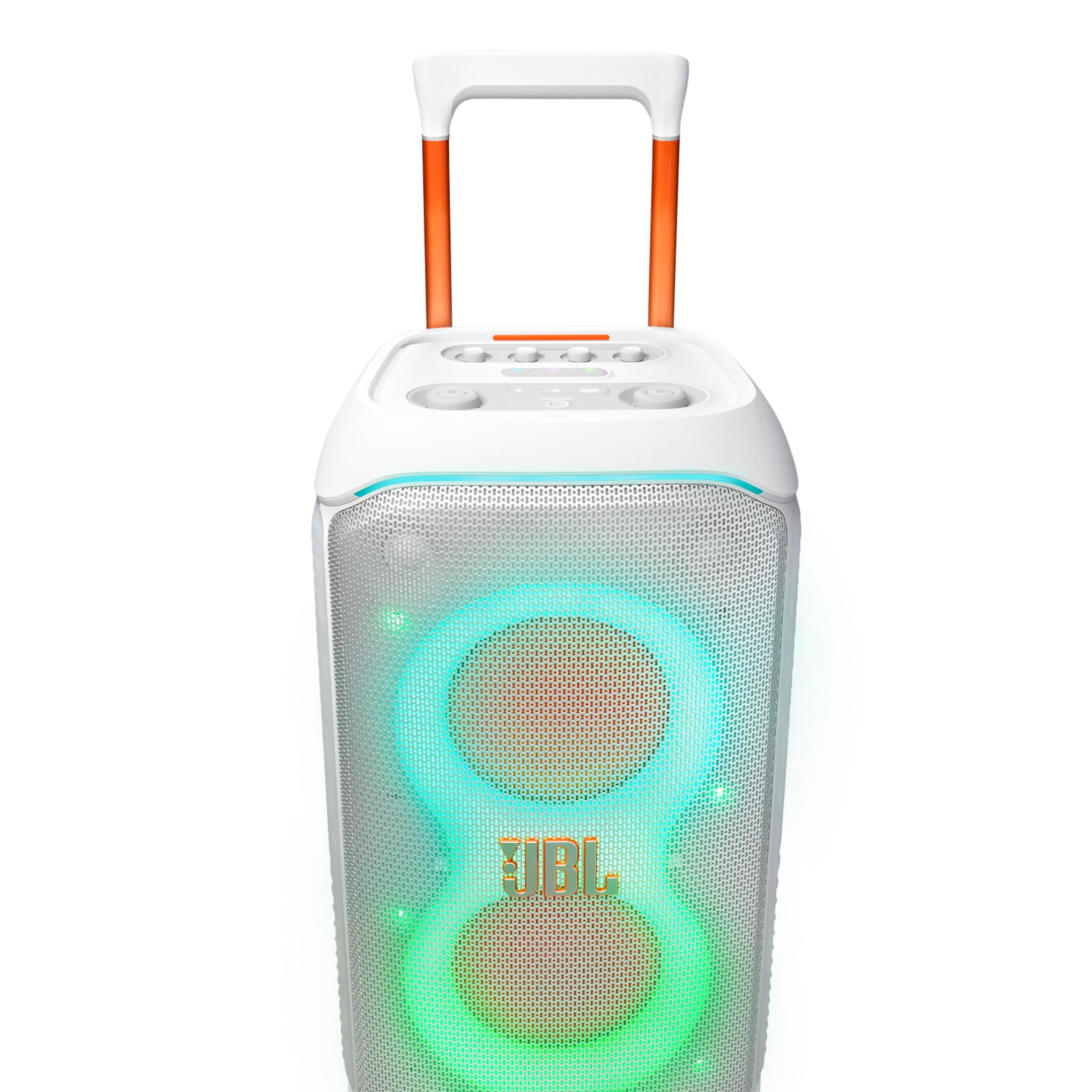 Weißer JBL PartyBox-Lautsprecher mit Griff. Lichter vorne, JBL-Logo sichtbar.
