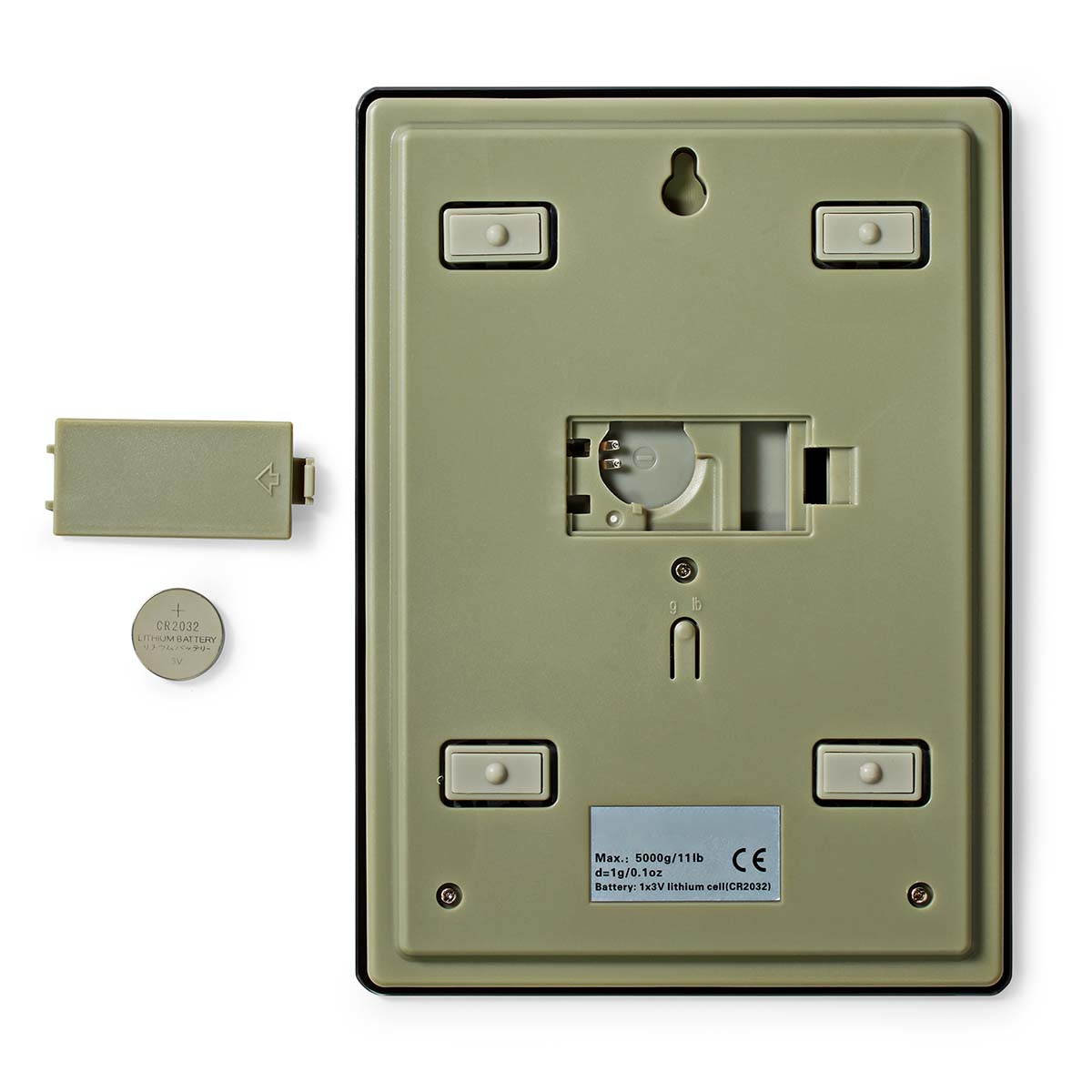 Spód cyfrowej wagi kuchennej z baterią i przyciskiem oraz otwartym gniazdem baterii.