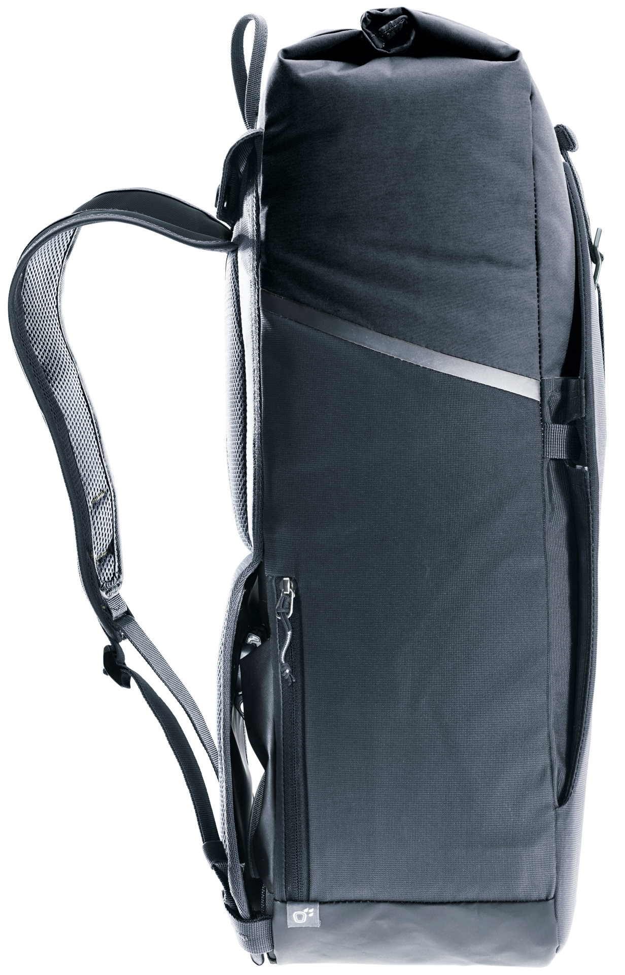 Schwarzer Rucksack mit Seitentasche und Trägern, isoliert auf weißem Hintergrund.