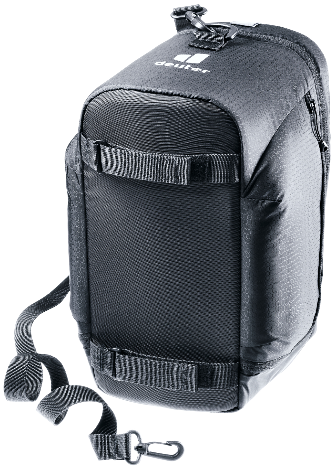 Schwarzer Deuter Rucksack mit Griff, Riemen und Schnallen. Es hängt.