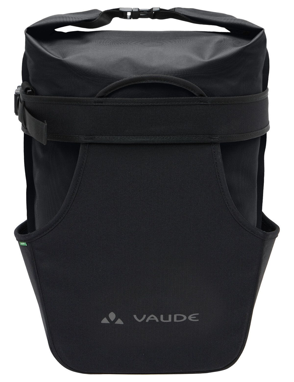 Eine schwarze Fahrradtasche mit dem Vaude-Logo.