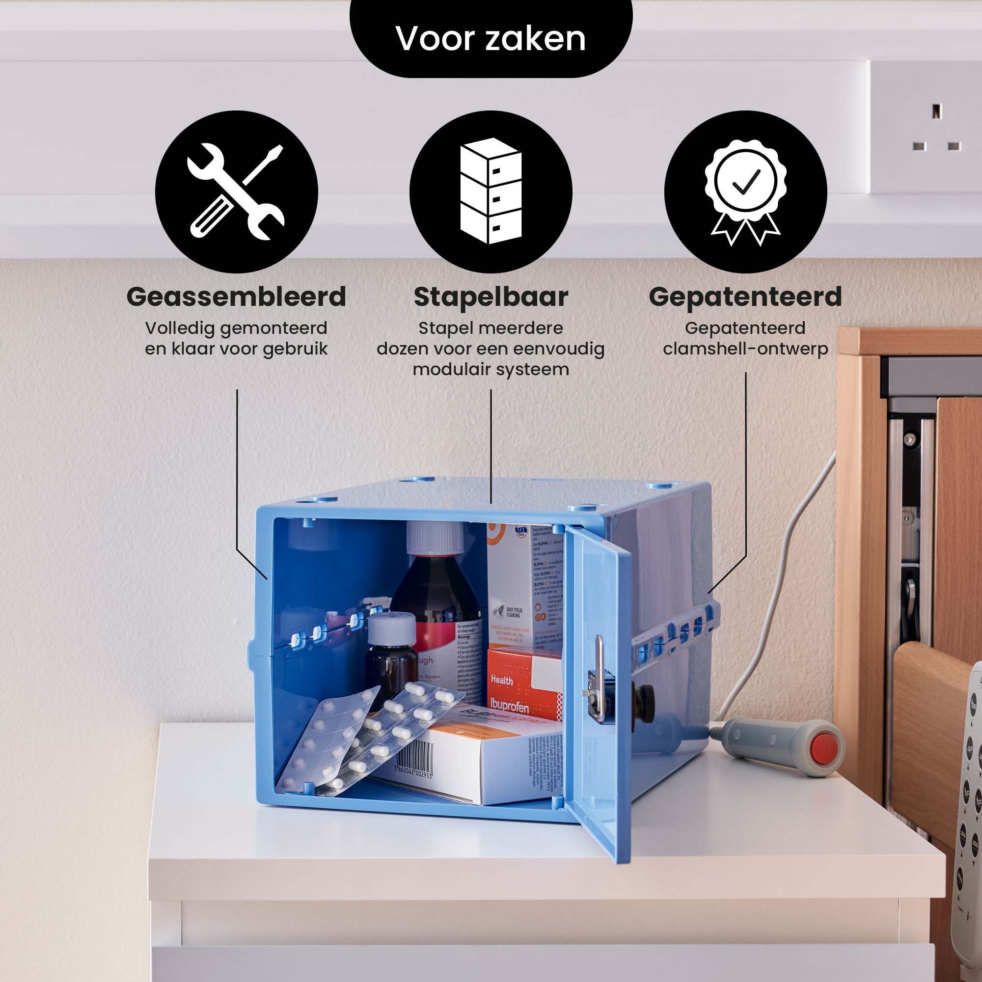 Blauer Medizinschrank mit Symbolen für montierte, stapelbare und patentierte Funktionen.