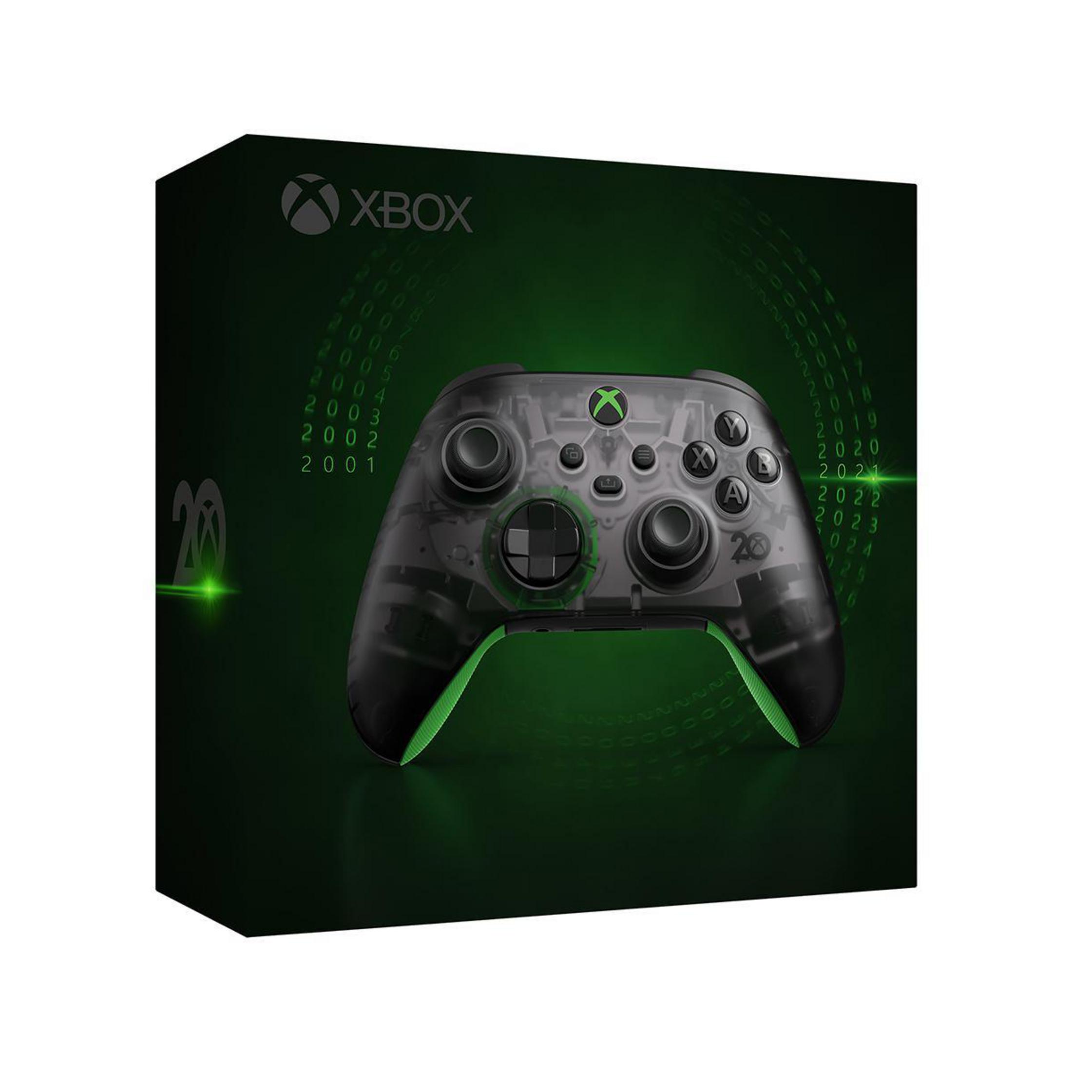 Xbox-Controller in einer Box, mit transparentem Design, das grüne Akzente und den 20. Jahrestag zeigt.