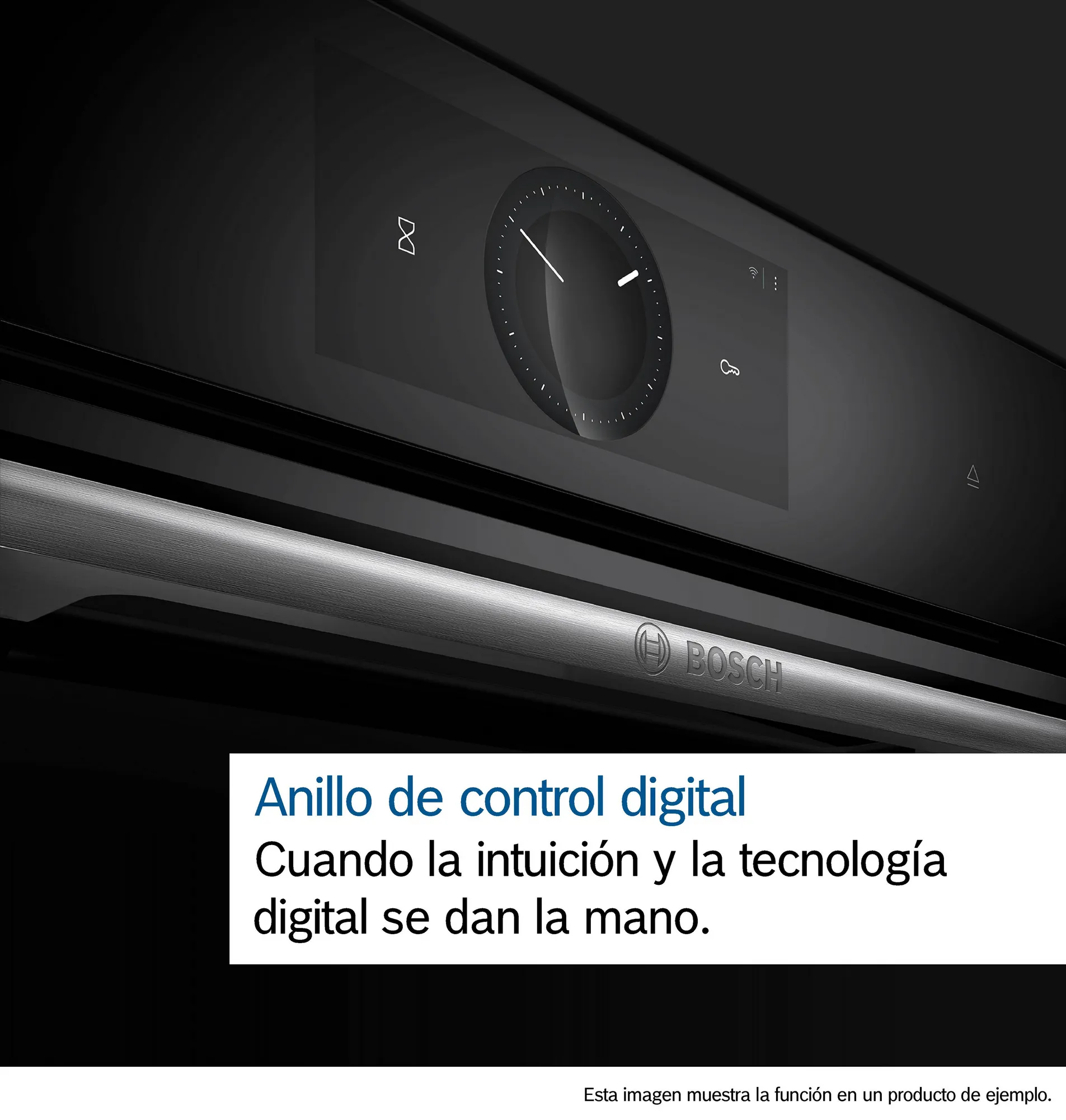 Zbliżenie panelu sterowania piekarnika z wyświetlaczem cyfrowym i logo Bosch. Czarne tło.