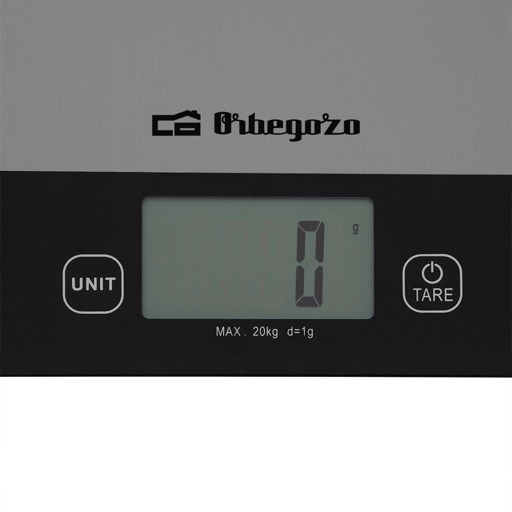 Balanza digital de cocina con pantalla negra que muestra cero. Visible la marca Orbegozo.