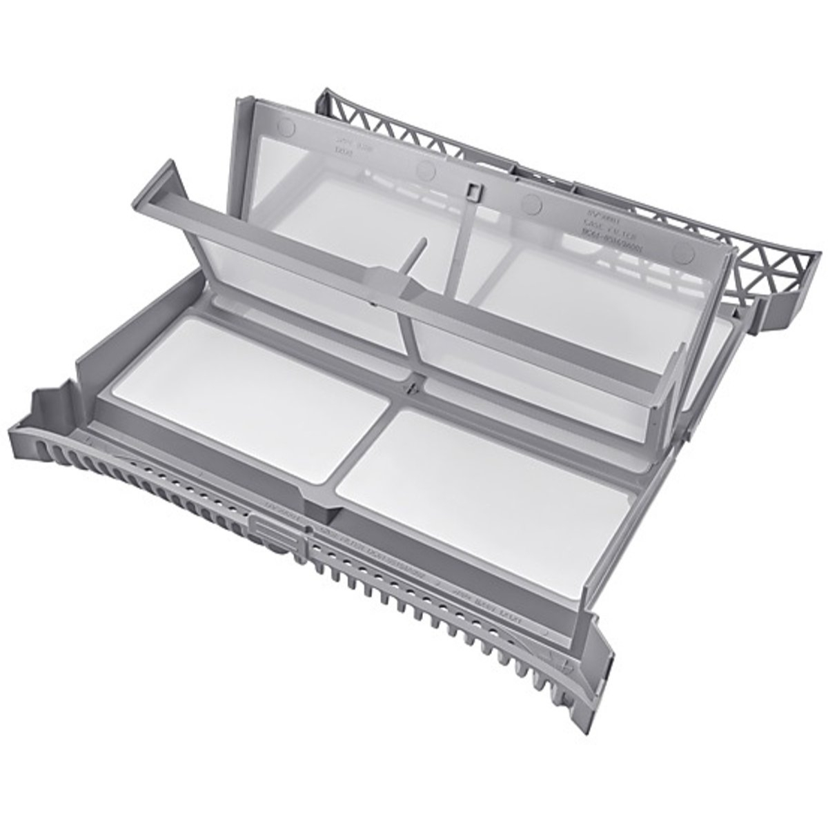 Grijze drogerfilter, geopend met zichtbare filters, witte achtergrond.