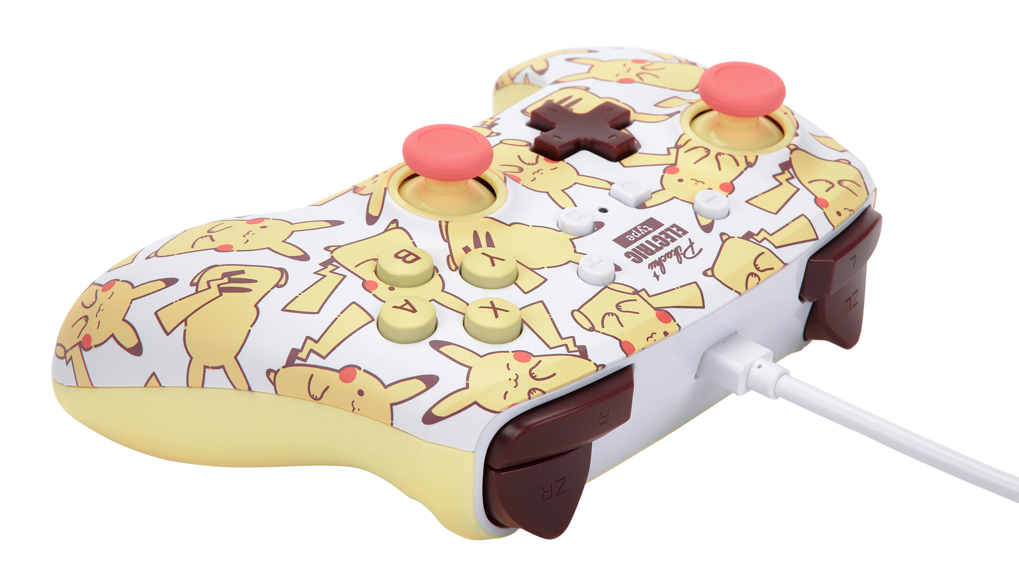 Ein weiß-gelber Spielcontroller im Pikachu-Design mit eingestecktem Ladekabel.